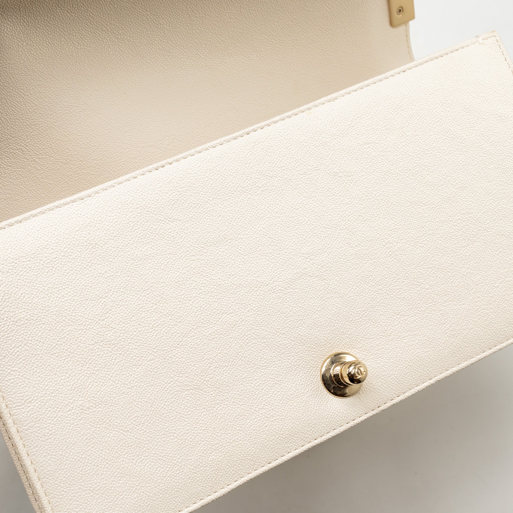 chanel-medium-boy-bag-caviar-white-lghw