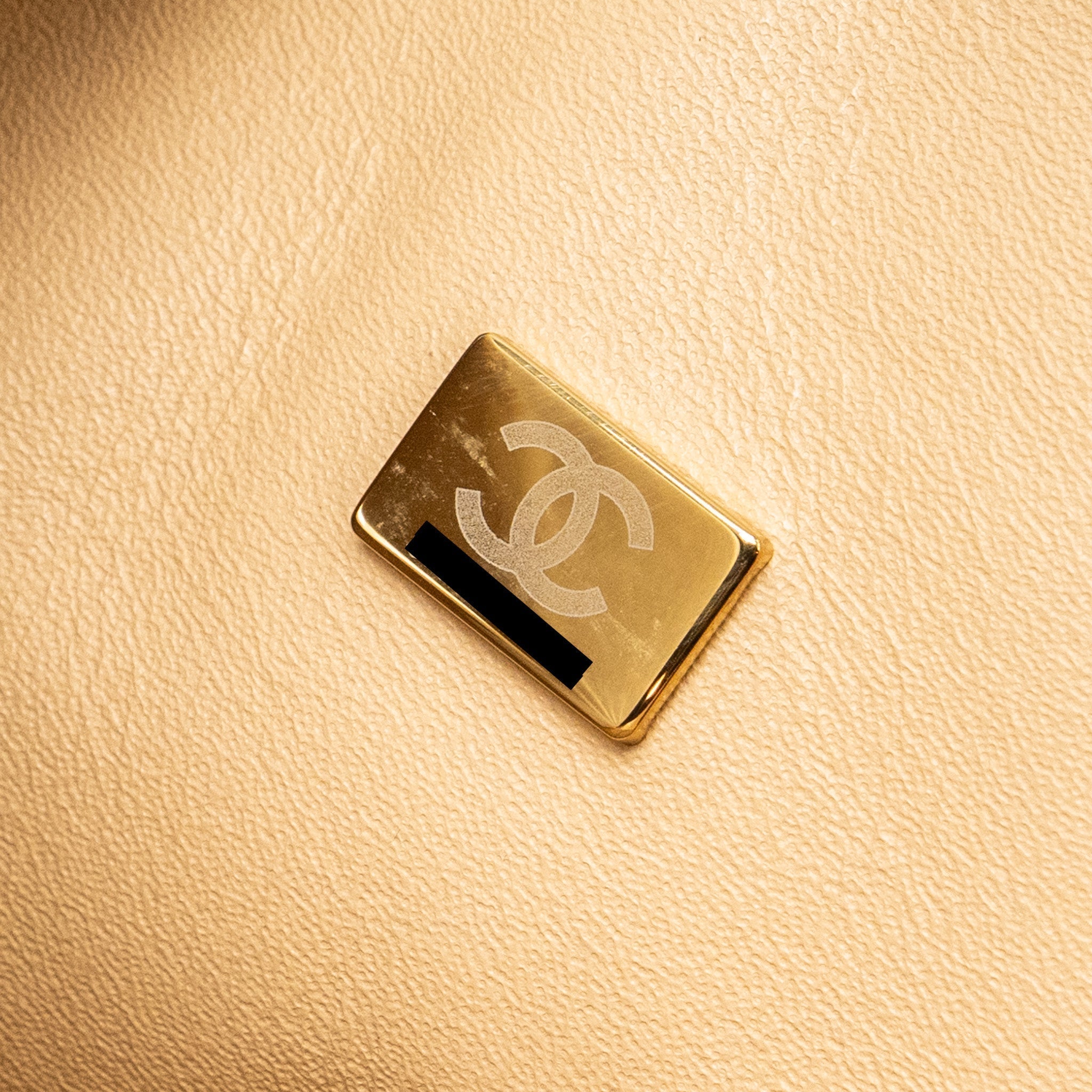chanel-jumbo-classic-double-flap-caviar-beige-lghw-microchip
