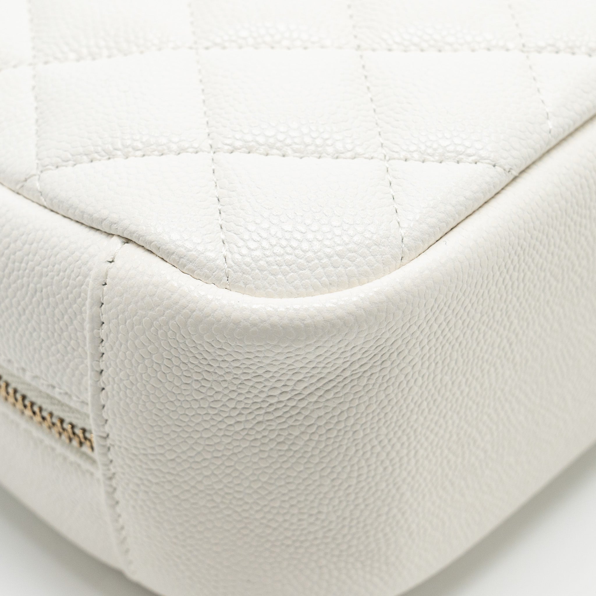 chanel-timeless-classic-pouch-grained-calfskin-white-lgwh-microchip