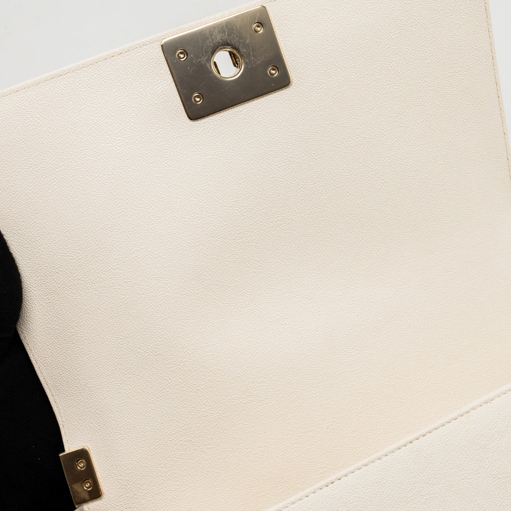 chanel-medium-boy-bag-caviar-white-lghw