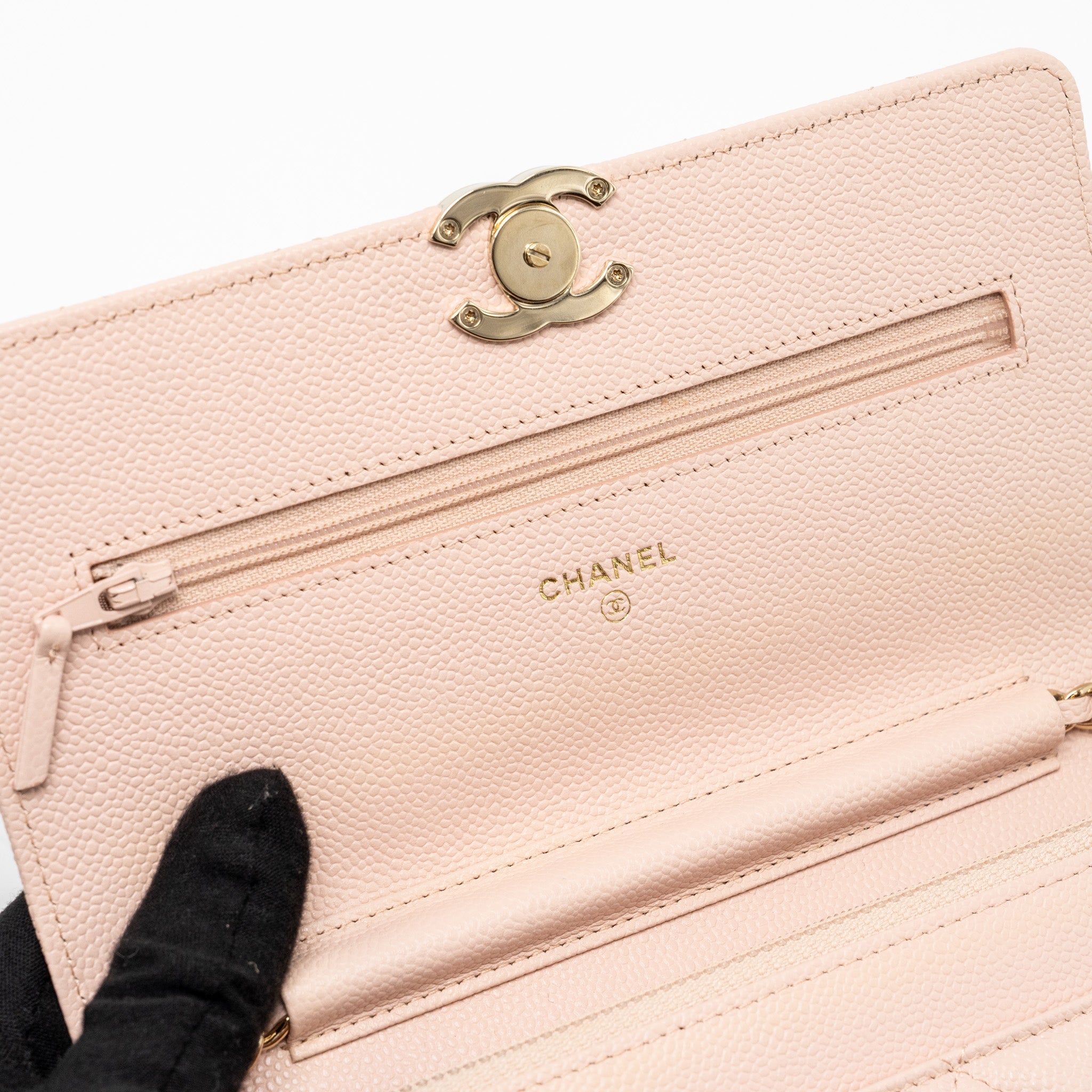 chanel-enamel-logo-quilted-wallet-on-chain-caviar-light-pink-lghw