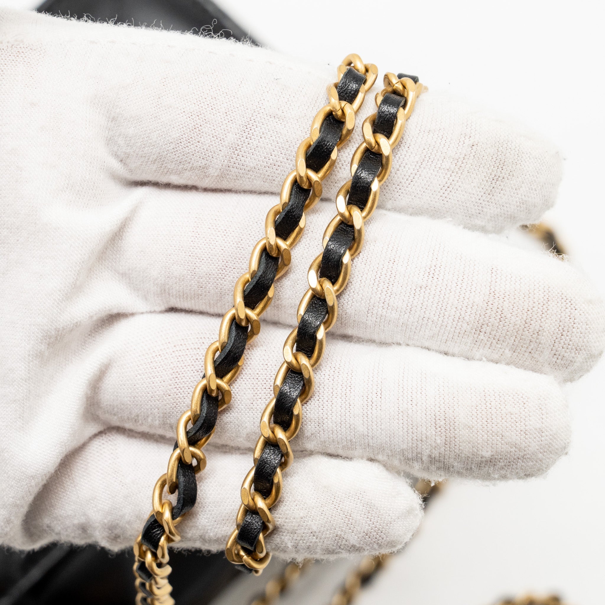 chanel-24c-gold-crush-wallet-on-chain-calfskin-black-ghwmicrochip