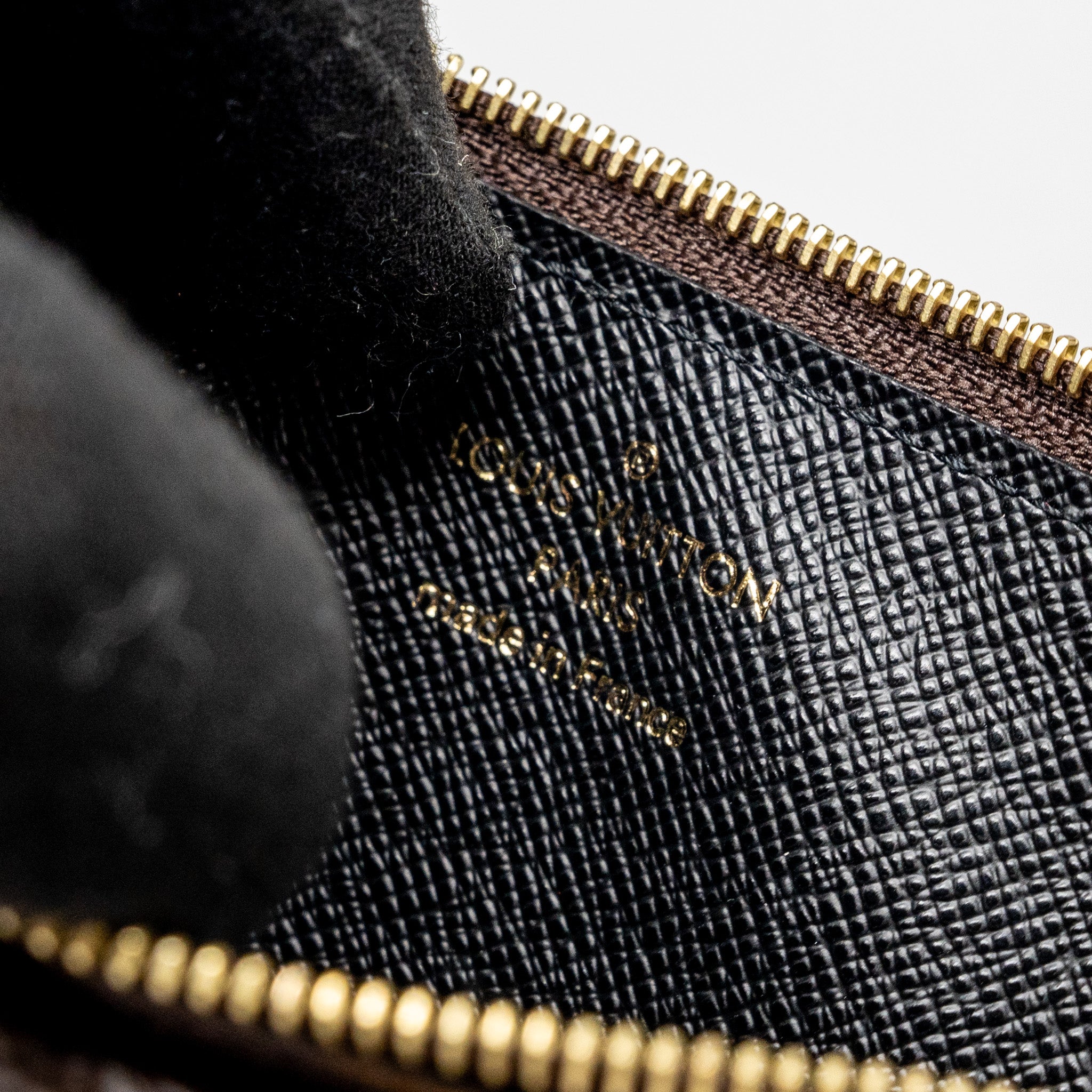 louis-vuitton-card-holder-recto-verso-monogram-canvas-ghw