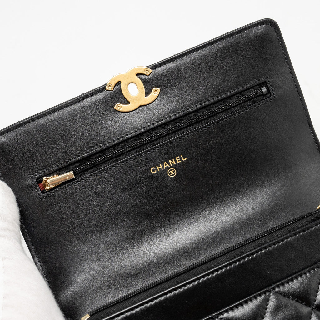 chanel-24c-gold-crush-wallet-on-chain-calfskin-black-ghwmicrochip