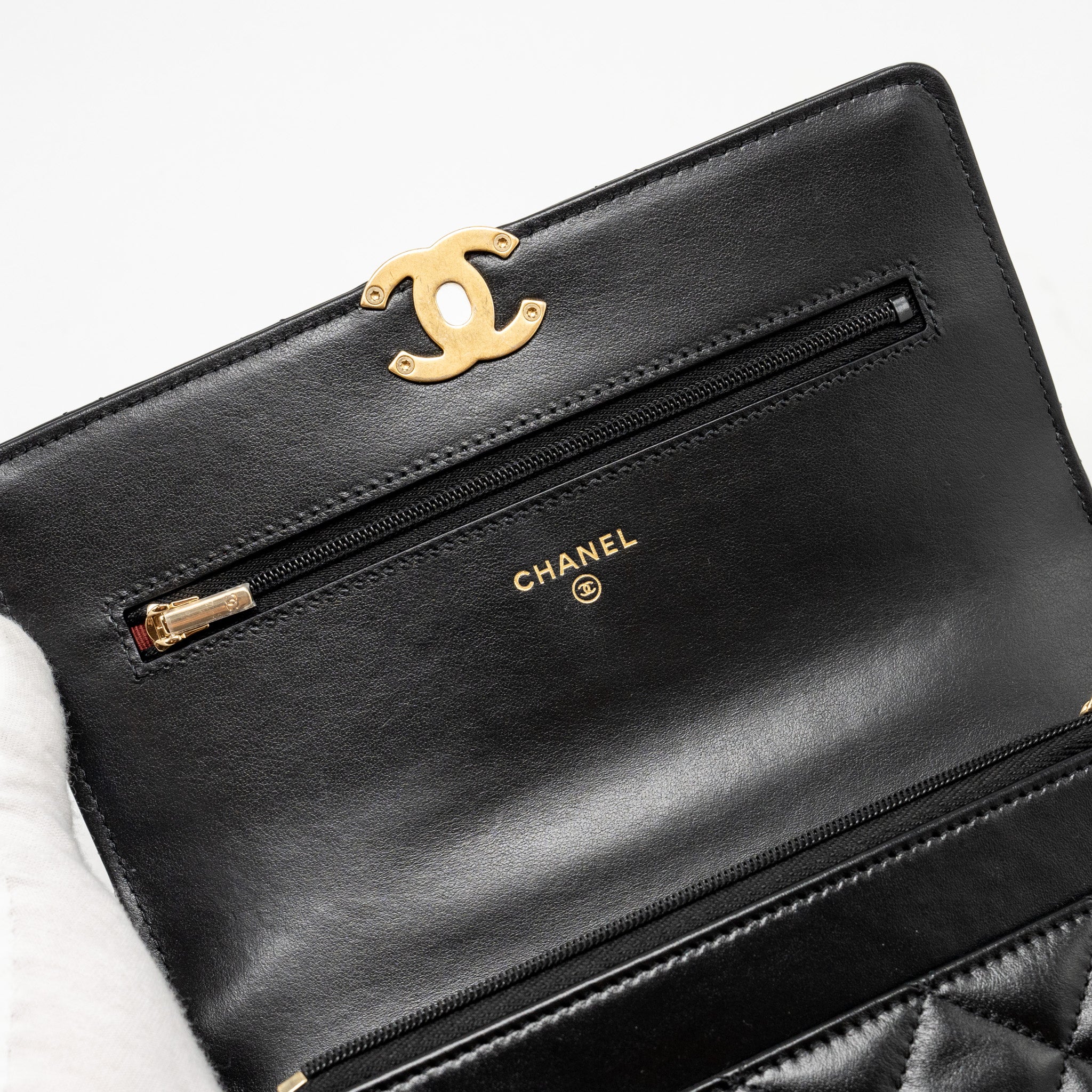 chanel-24c-gold-crush-wallet-on-chain-calfskin-black-ghwmicrochip