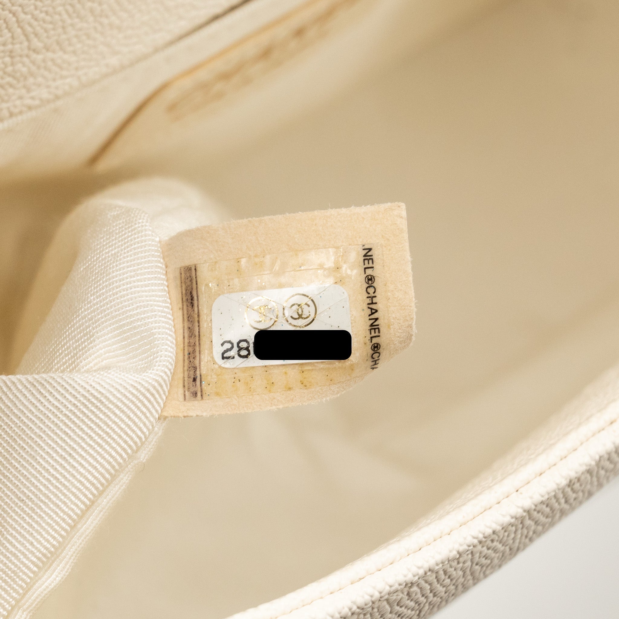 chanel-medium-boy-bag-caviar-white-lghw
