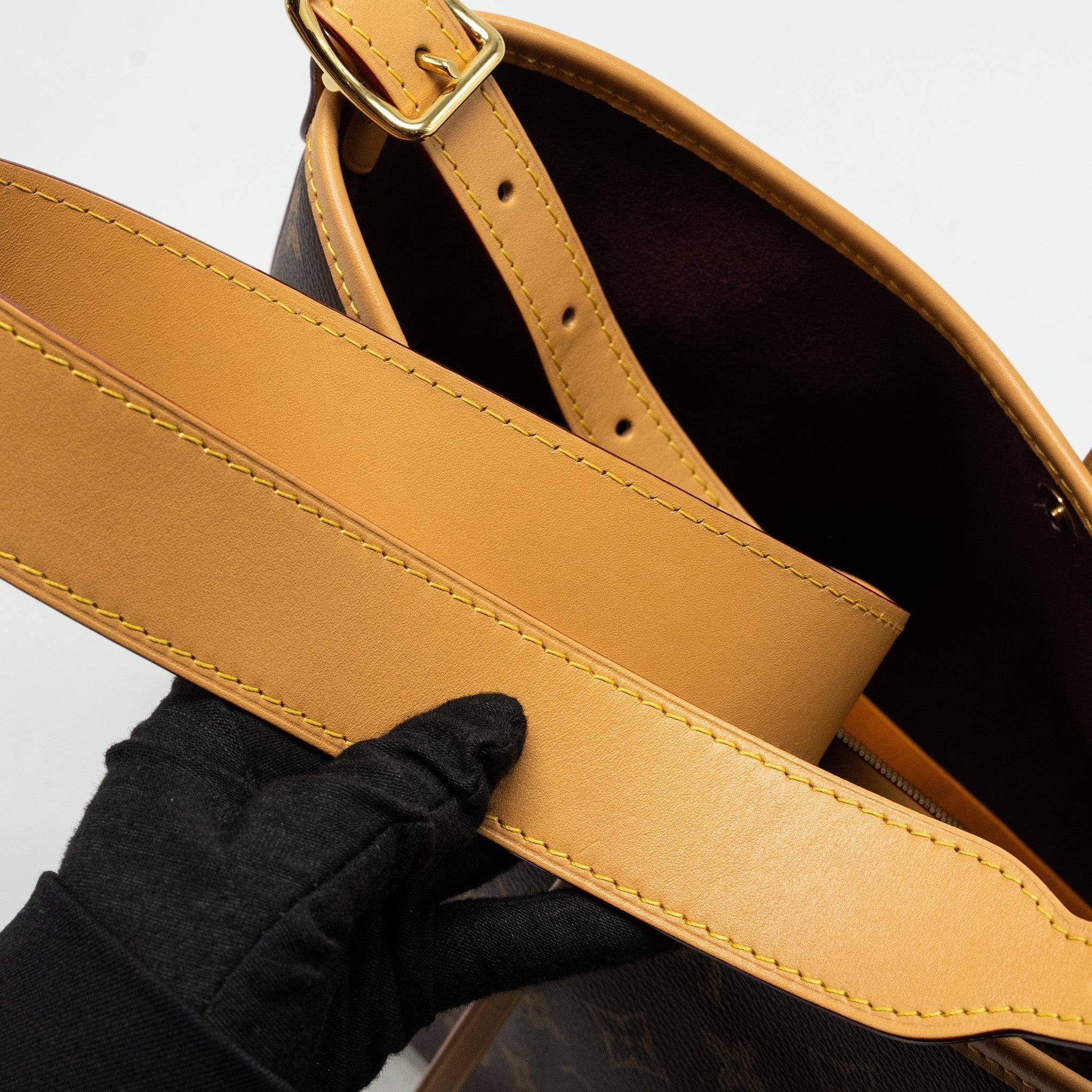 louis-vuitton-carryall-pm-monogram-canvas-ghw-1