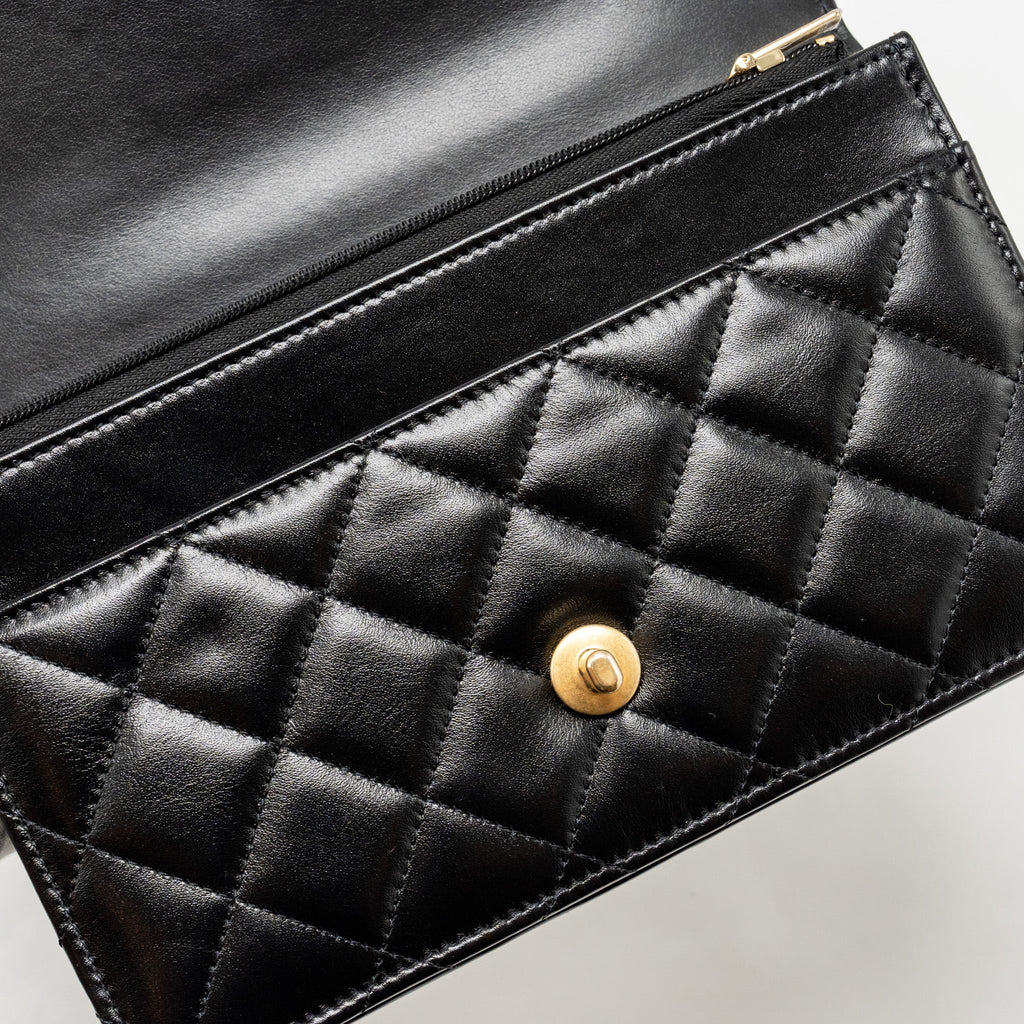 chanel-24c-gold-crush-wallet-on-chain-calfskin-black-ghwmicrochip