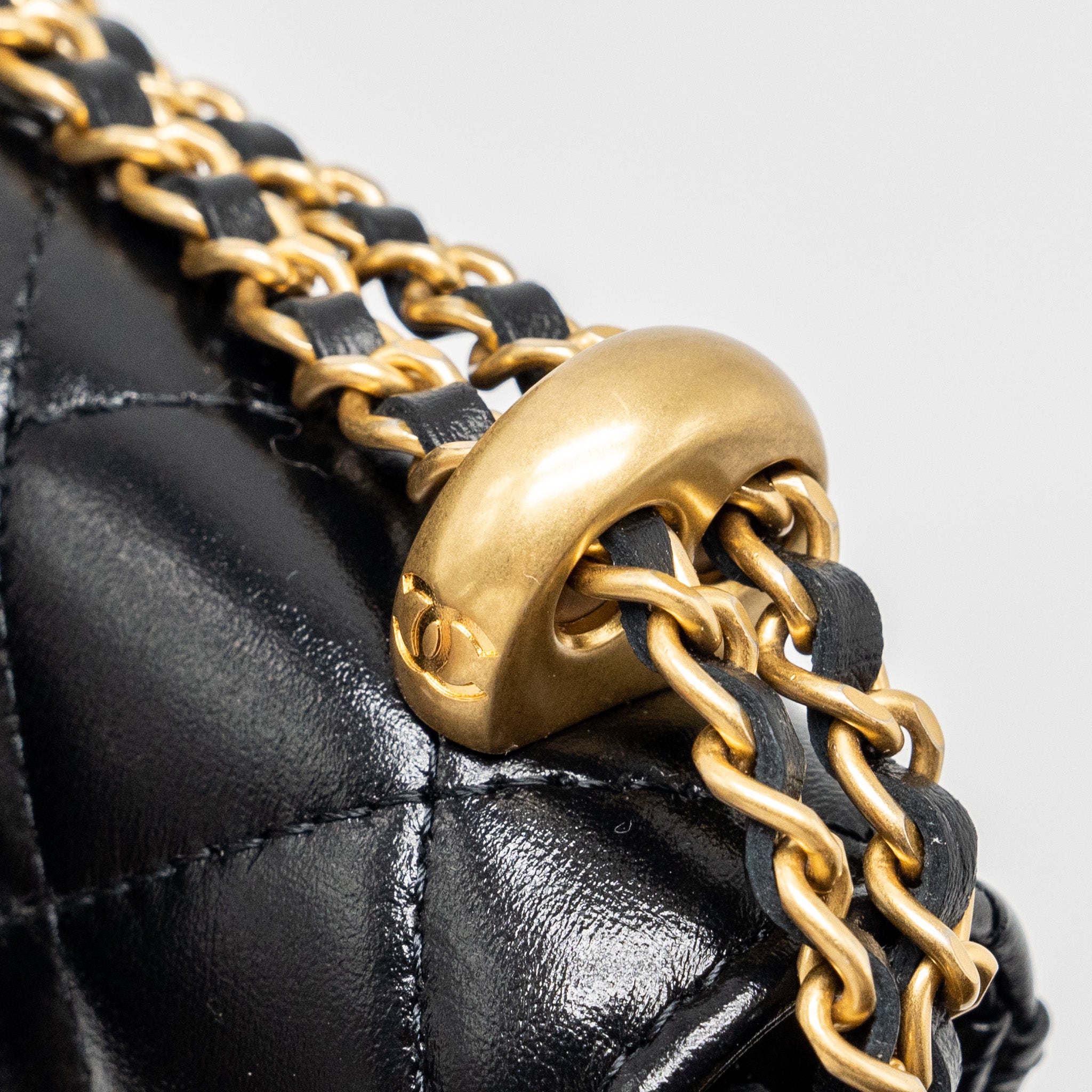 chanel-21a-flap-coin-purse-with-chain-calfskin-ghw