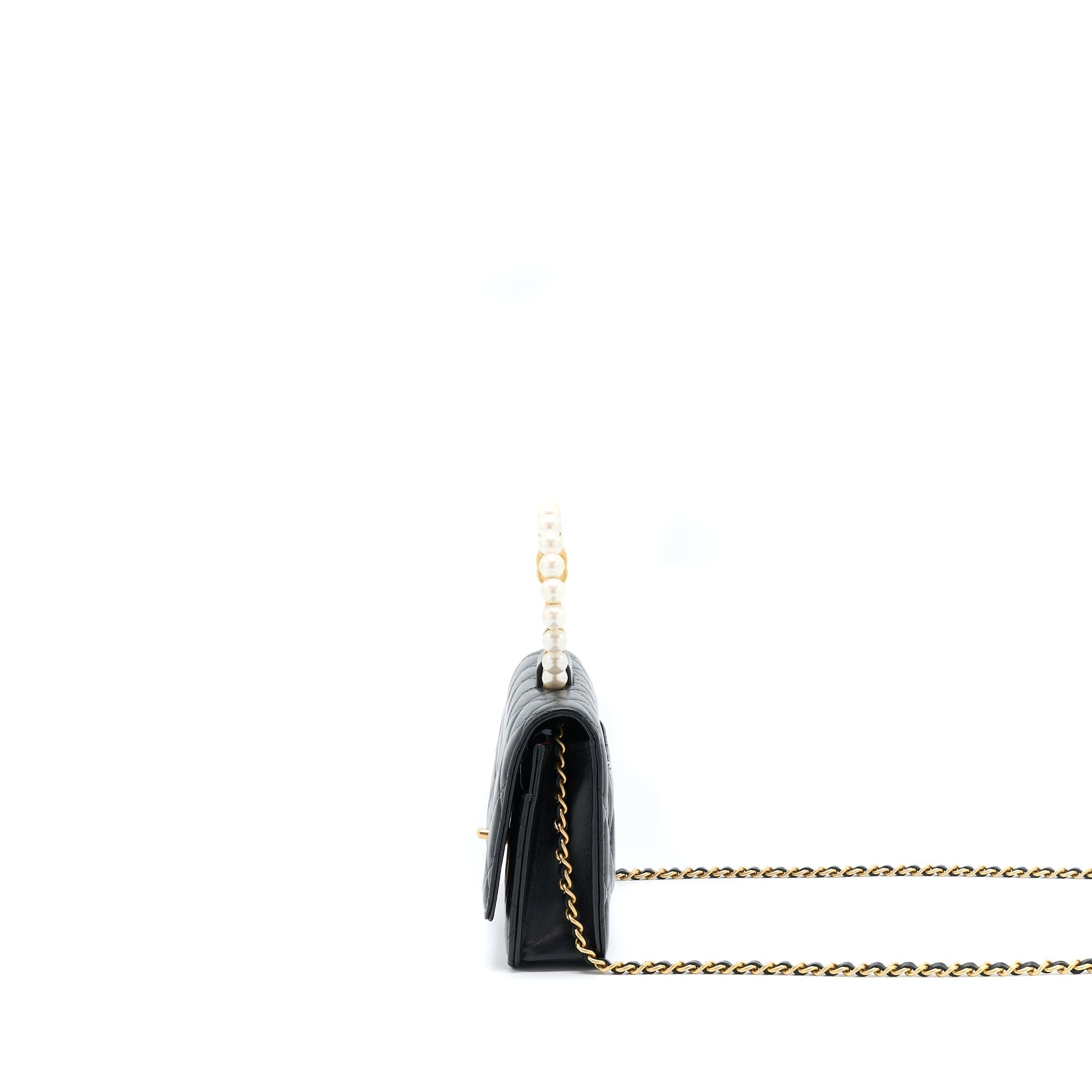 chanel-21s-wallet-on-chain-with-pearl-cc-logo-round-handle-lambskin-black-brushed-ghw