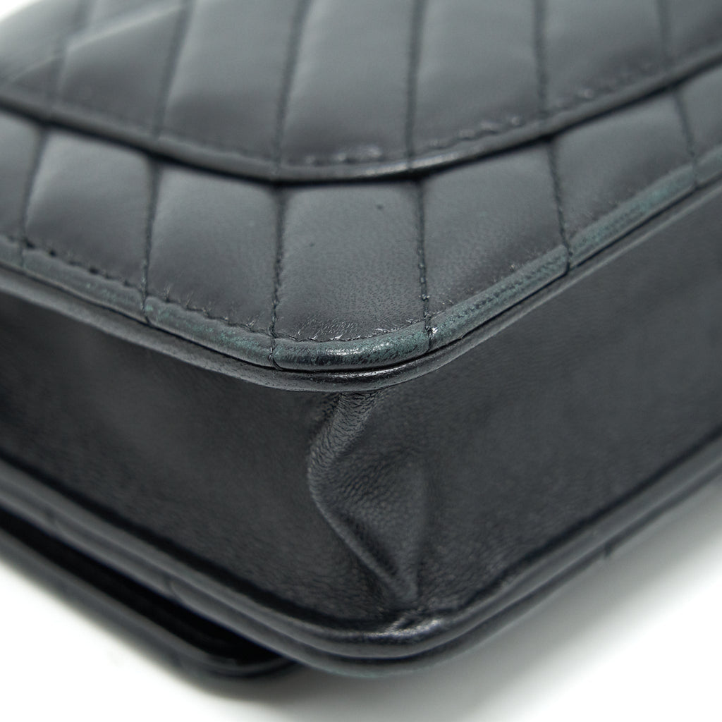 chanel-chevron-wallet-on-chain-lambskin-black-with-ghw