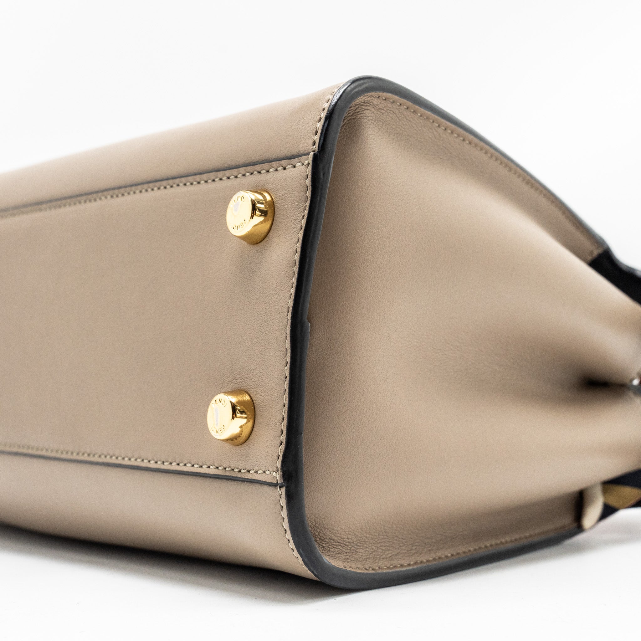 fendi-peekaboo-handle-bag-calfskin-dove-black-ghw