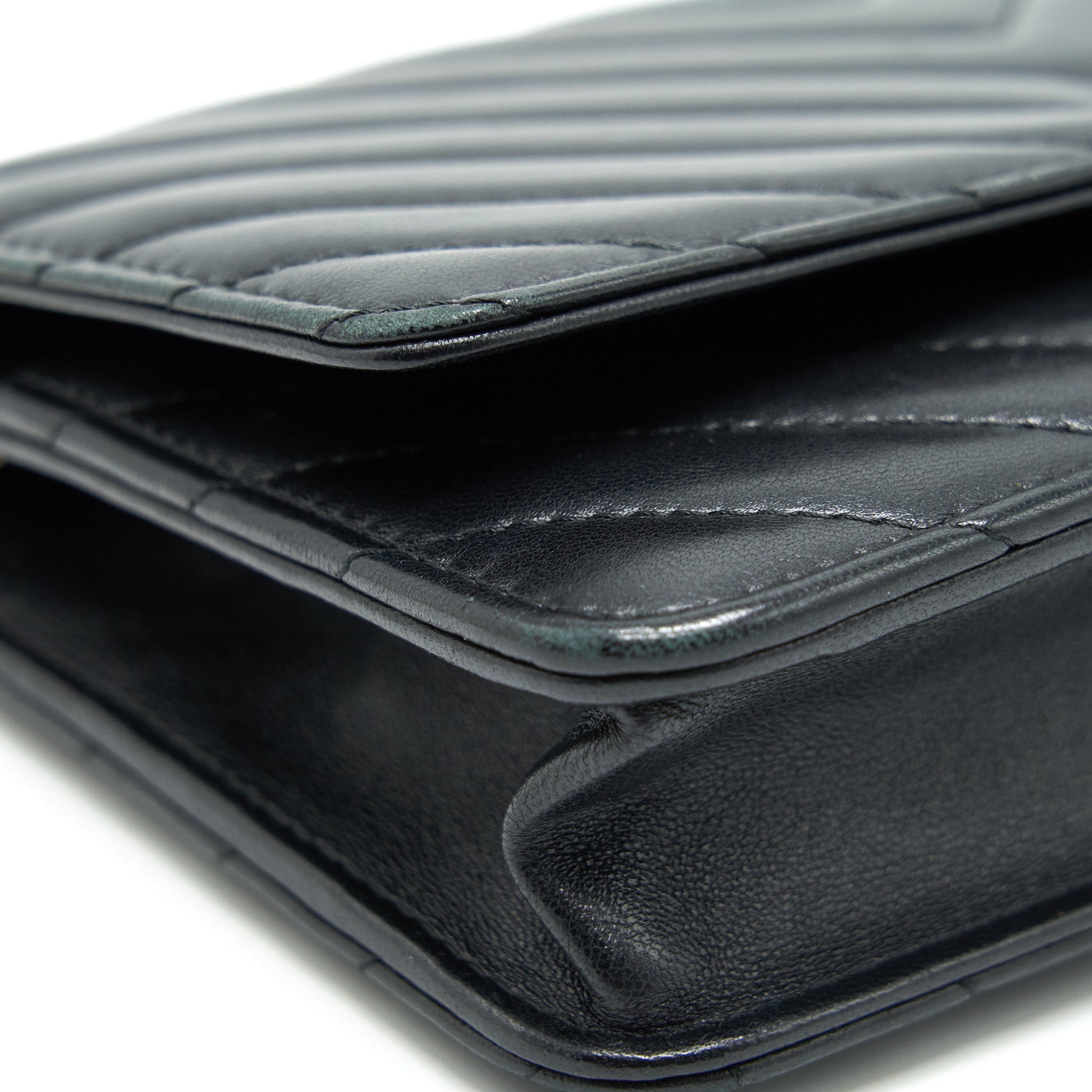chanel-chevron-wallet-on-chain-lambskin-black-with-ghw