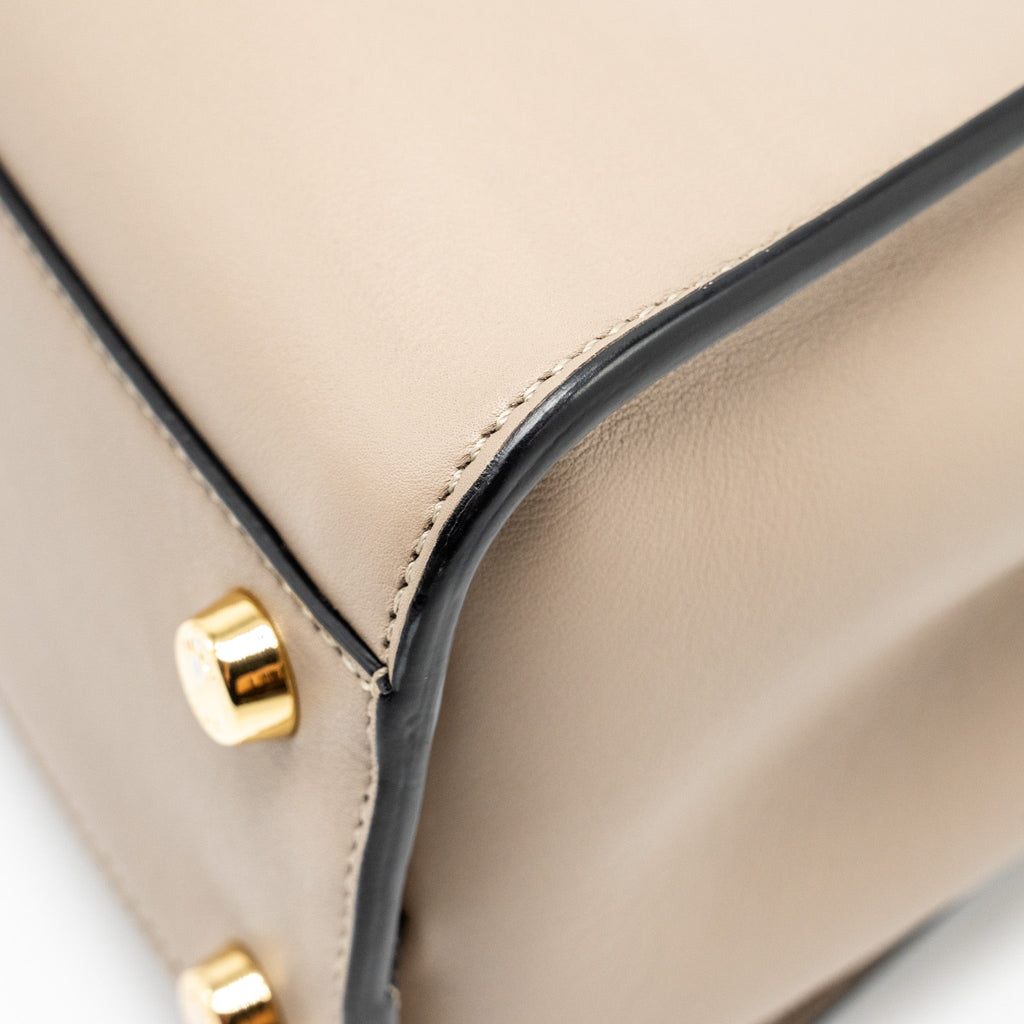 fendi-peekaboo-handle-bag-calfskin-dove-black-ghw