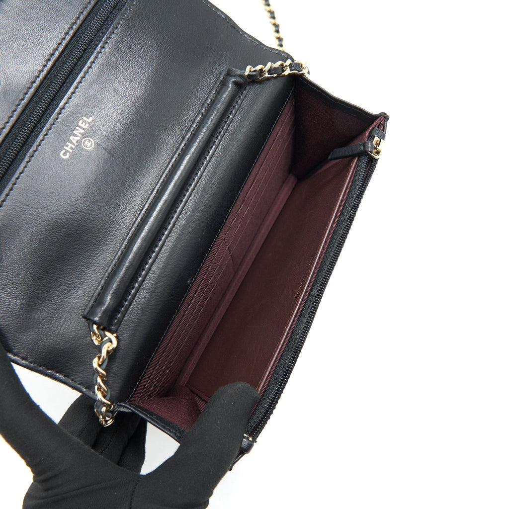 chanel-chevron-wallet-on-chain-lambskin-black-with-ghw
