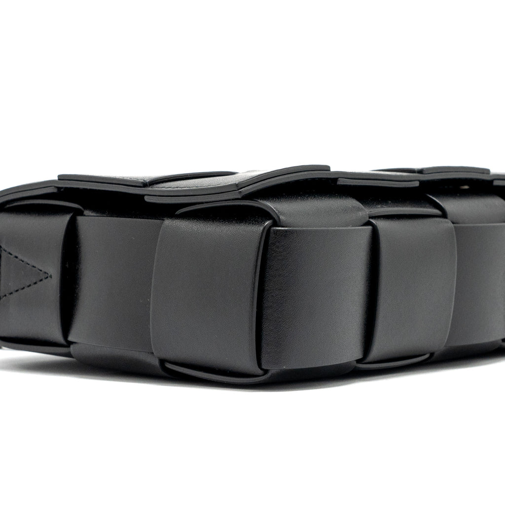bottega-veneta-small-cassette-leather-black-shw