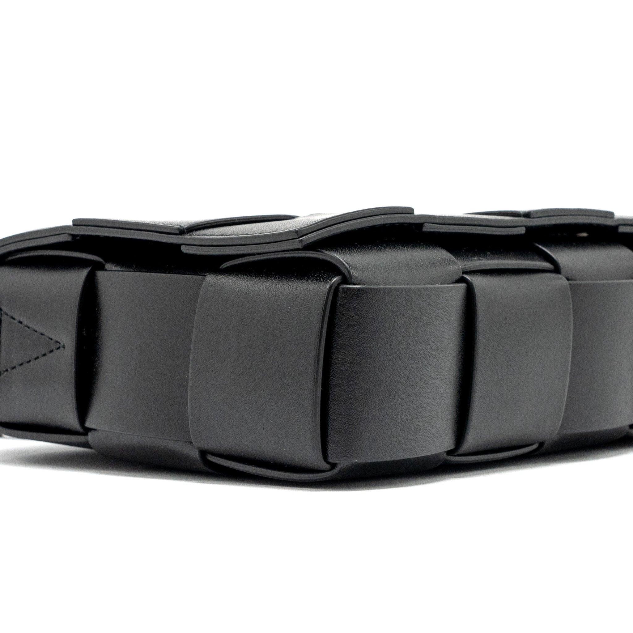 bottega-veneta-small-cassette-leather-black-shw
