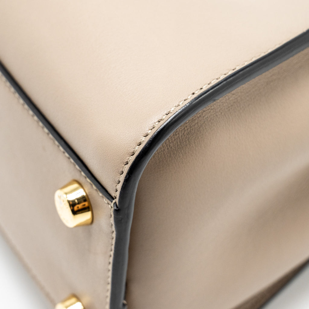 fendi-peekaboo-handle-bag-calfskin-dove-black-ghw