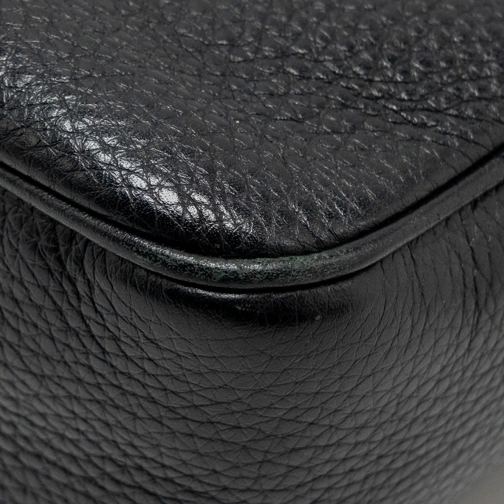 gucci-soho-disco-camera-crossbody-bag-calfskin-black-lghw