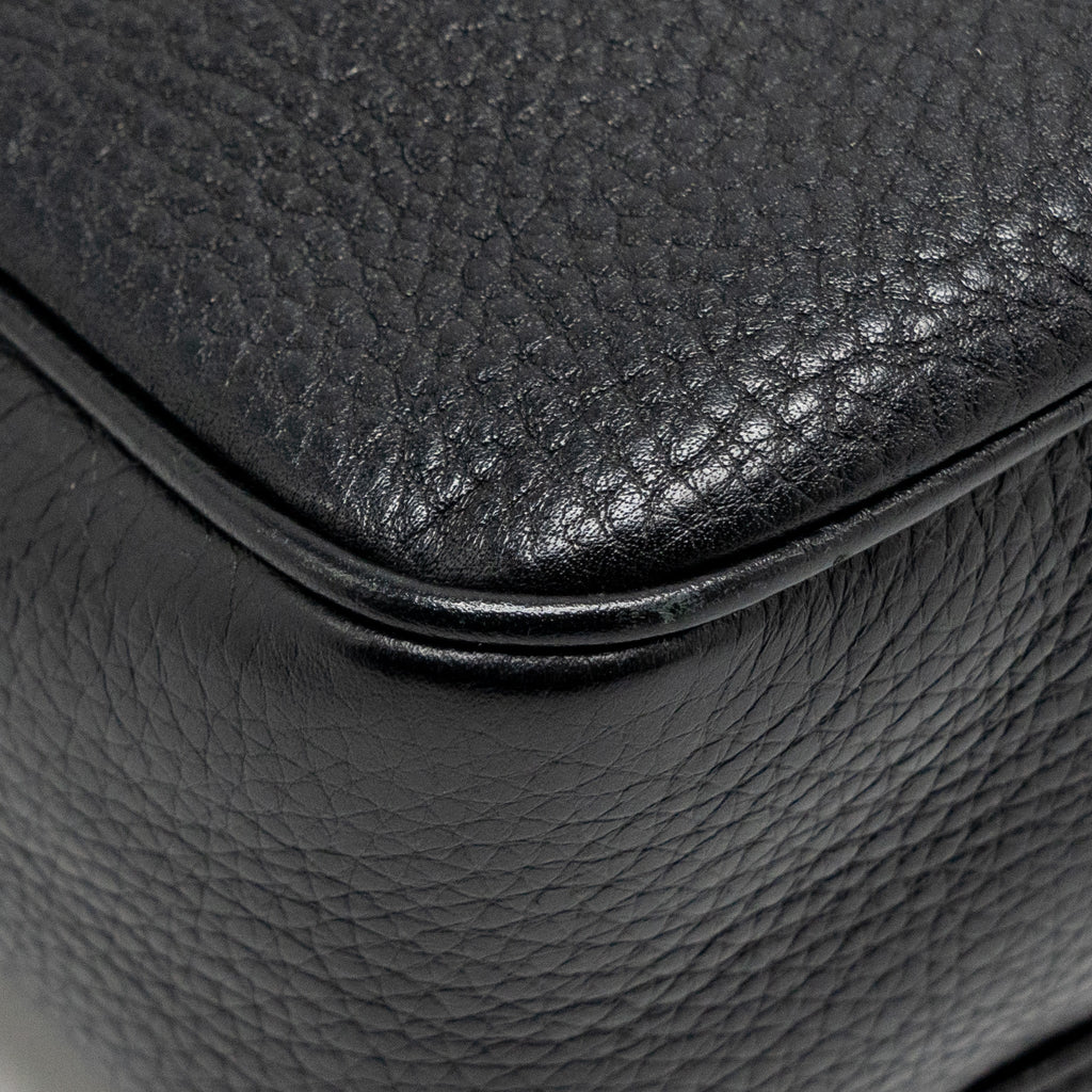 gucci-soho-disco-camera-crossbody-bag-calfskin-black-lghw