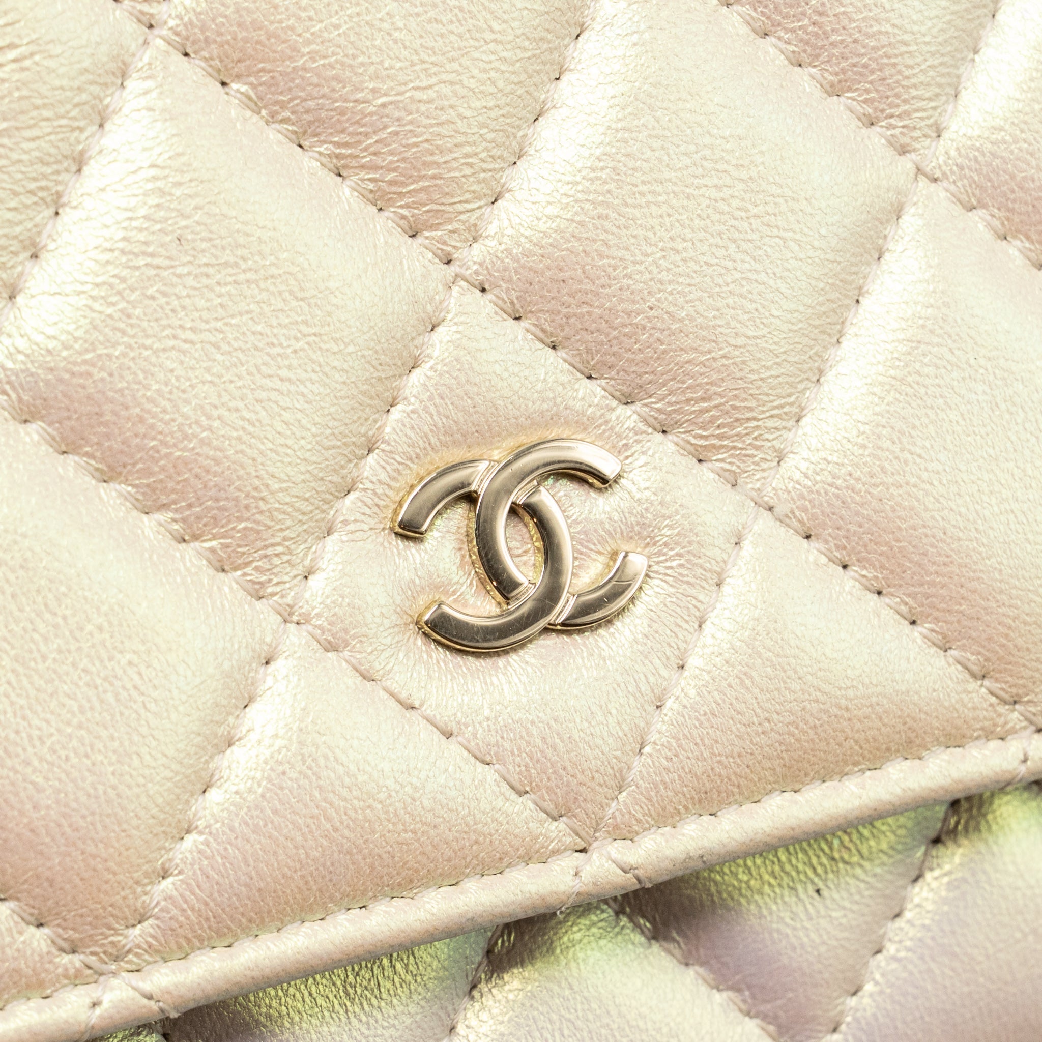 chanel-wallet-on-chain-lambskin-iridescent-ivory-lghw