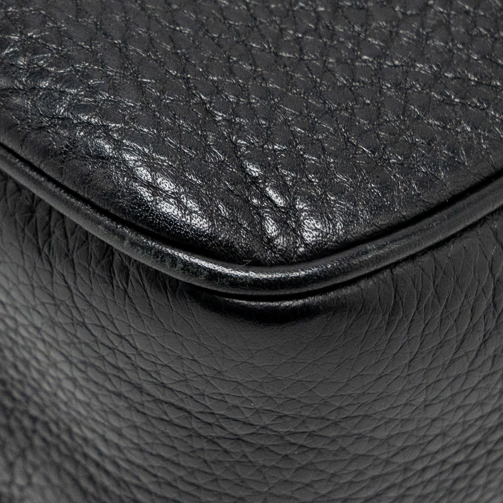 gucci-soho-disco-camera-crossbody-bag-calfskin-black-lghw
