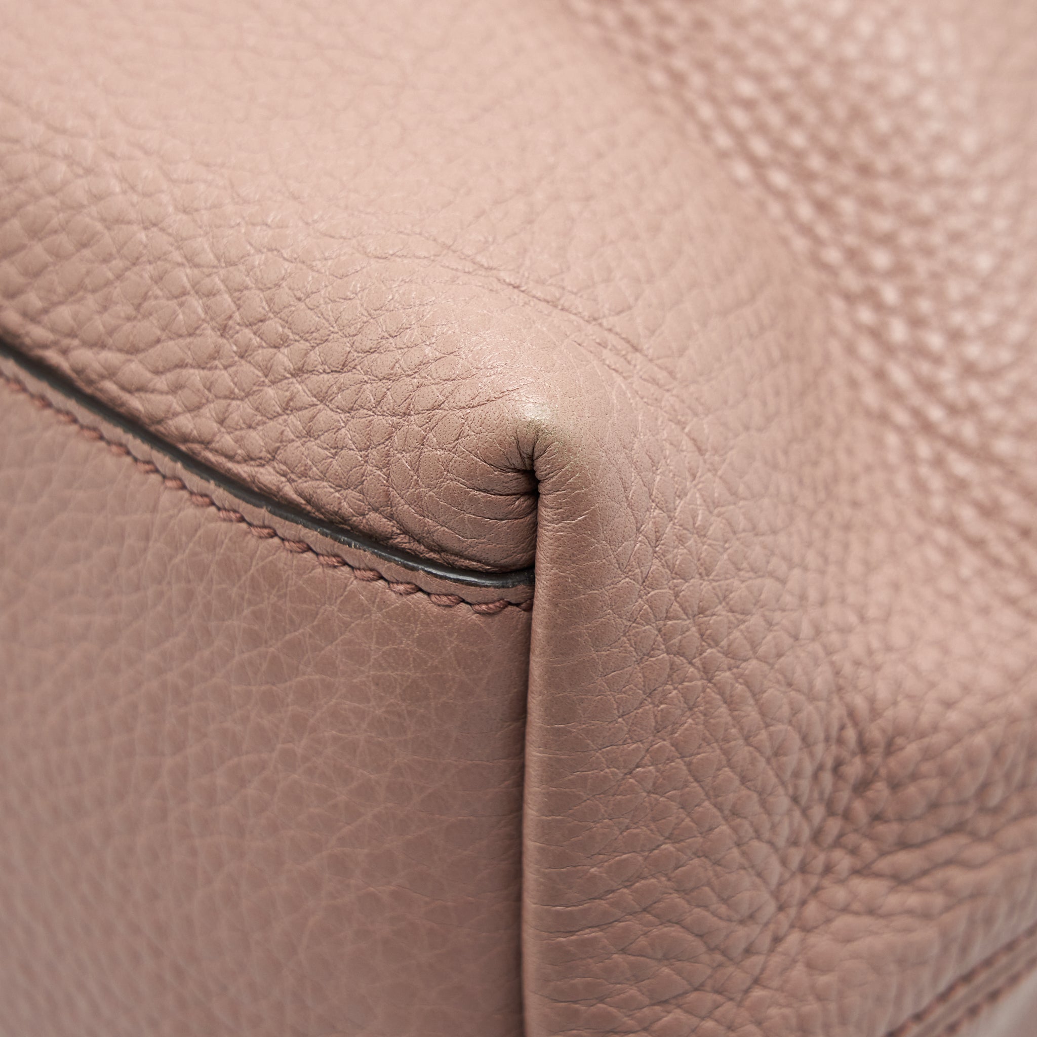 gucci-soho-chain-shoulder-bag-light-pink-ghw