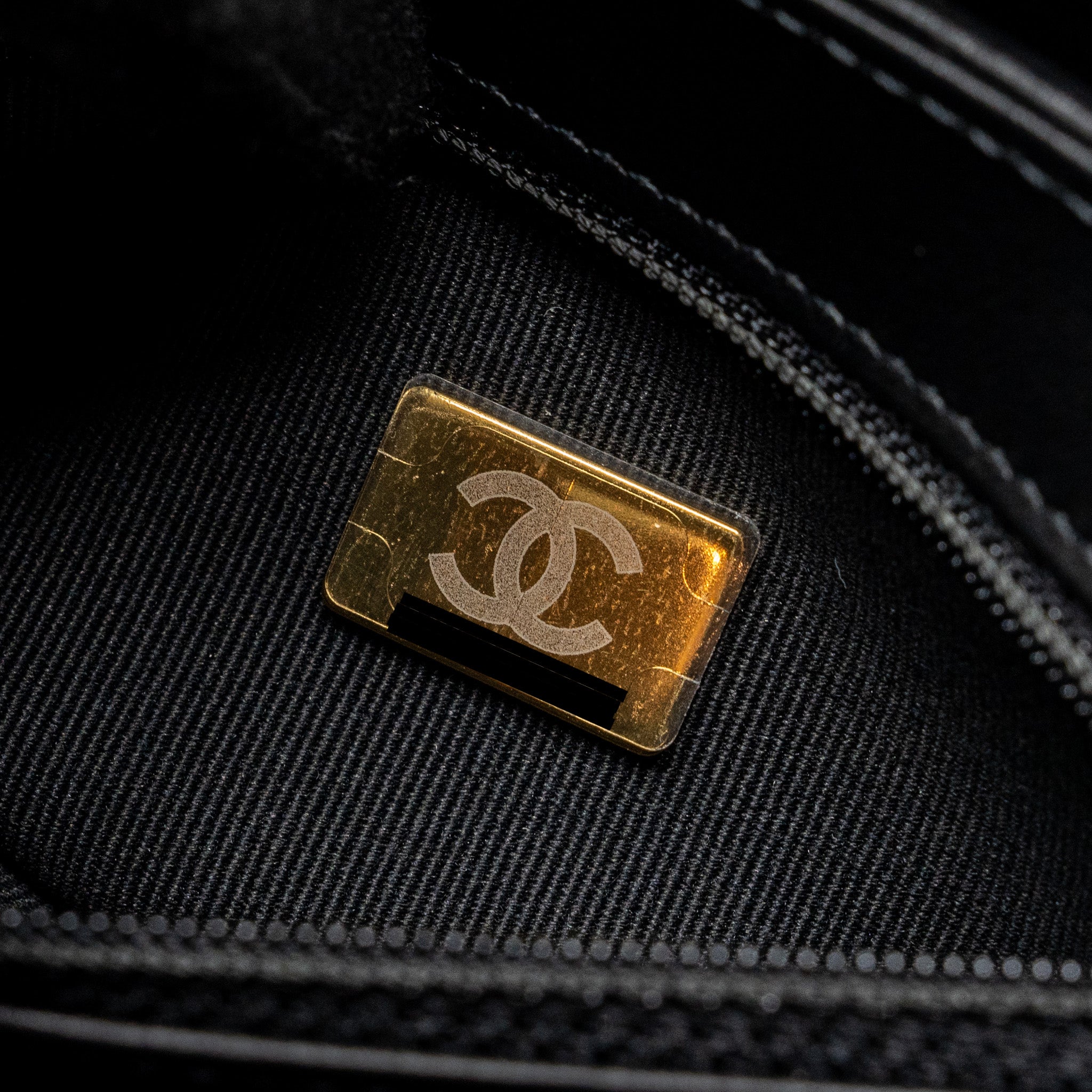 chanel-23k-kelly-bag-calfskin-black-ghw-microchip-1