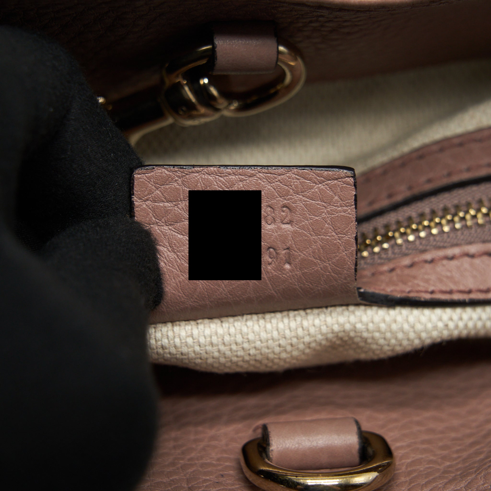 gucci-soho-chain-shoulder-bag-light-pink-ghw