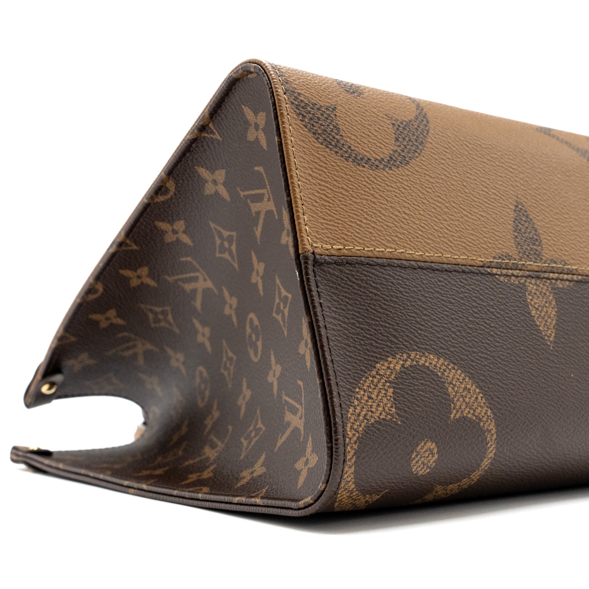 louis-vuitton-onthego-mm-monogram-canvas-ghw-1