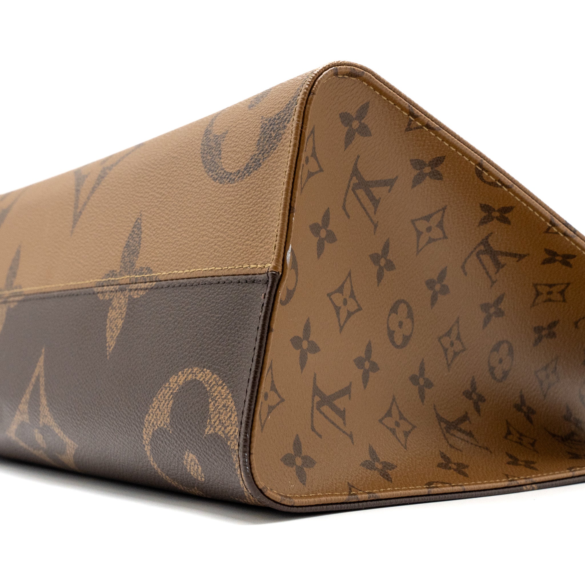louis-vuitton-onthego-mm-monogram-canvas-ghw-1