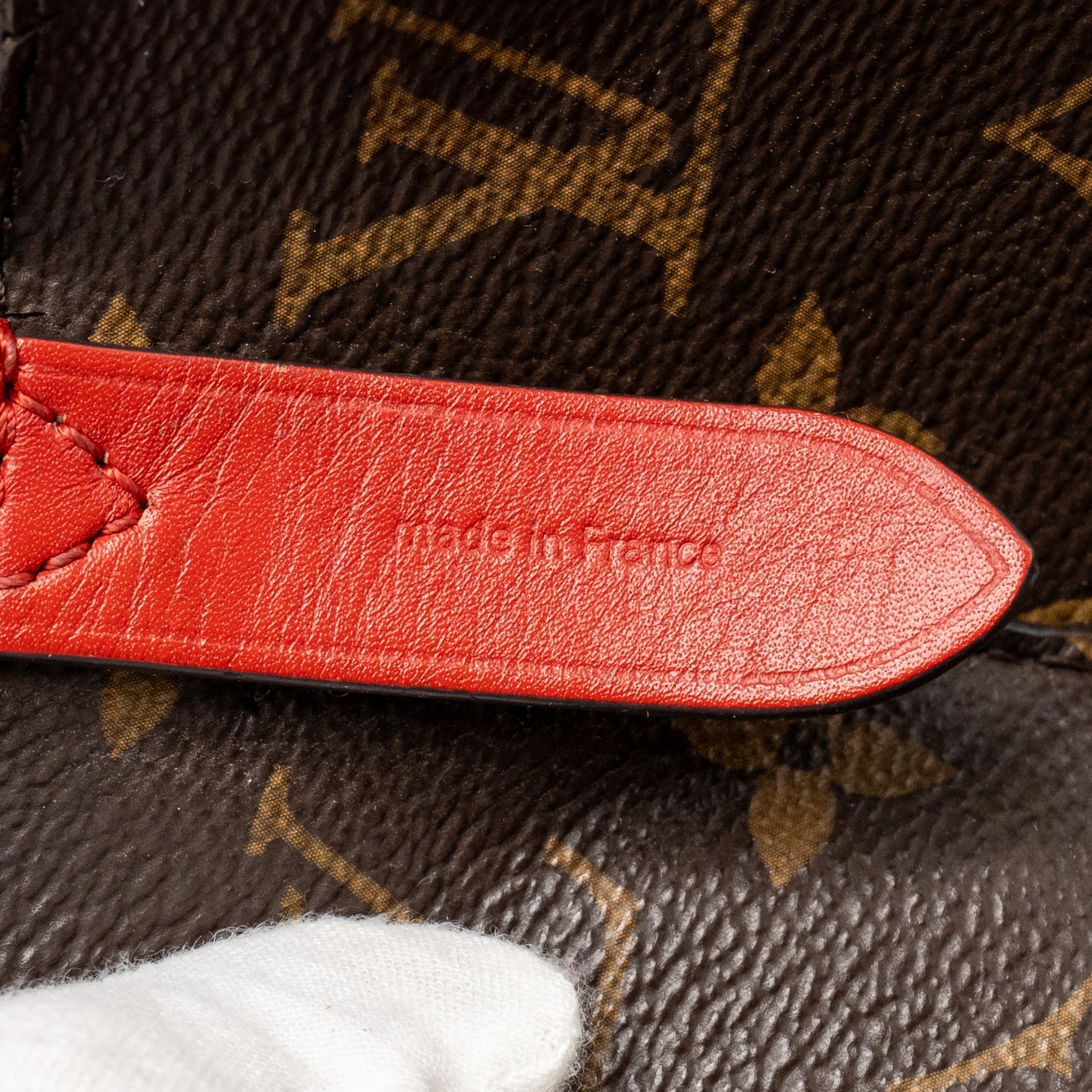 louis-vuitton-neo-noe-monogram-canvas-red-ghw