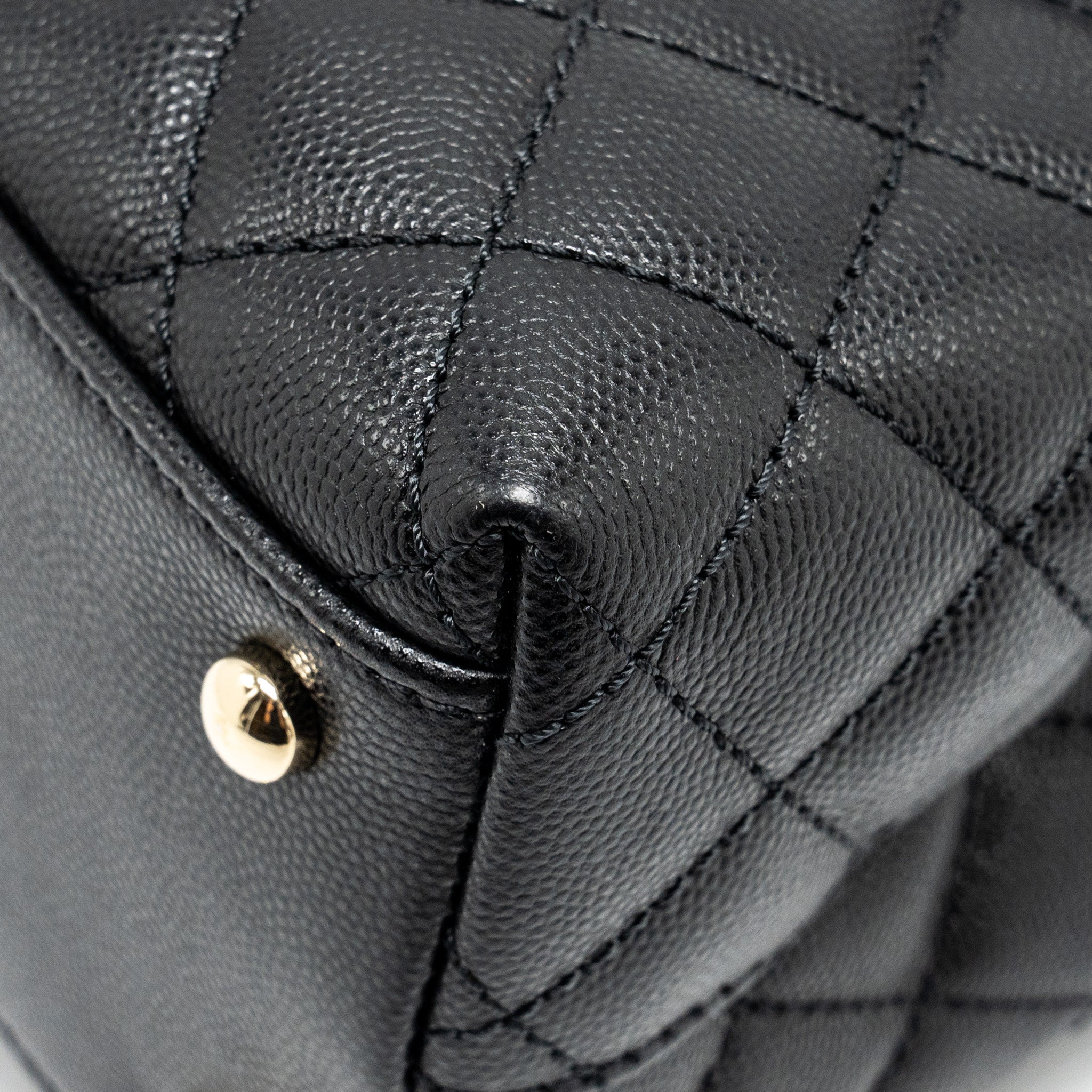 chanel-large-coco-handle-caviar-black-lghw-microchip