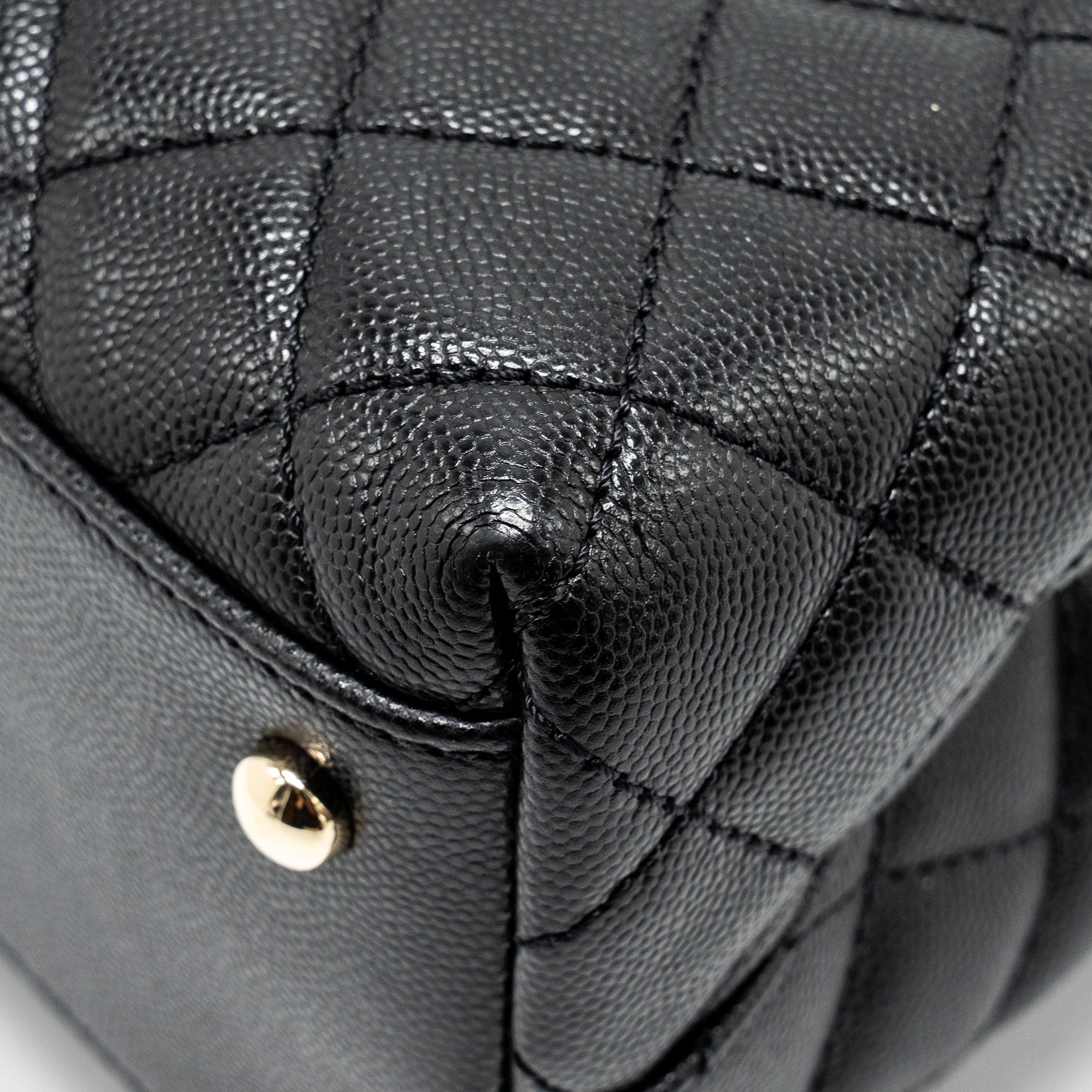 chanel-large-coco-handle-caviar-black-lghw-microchip