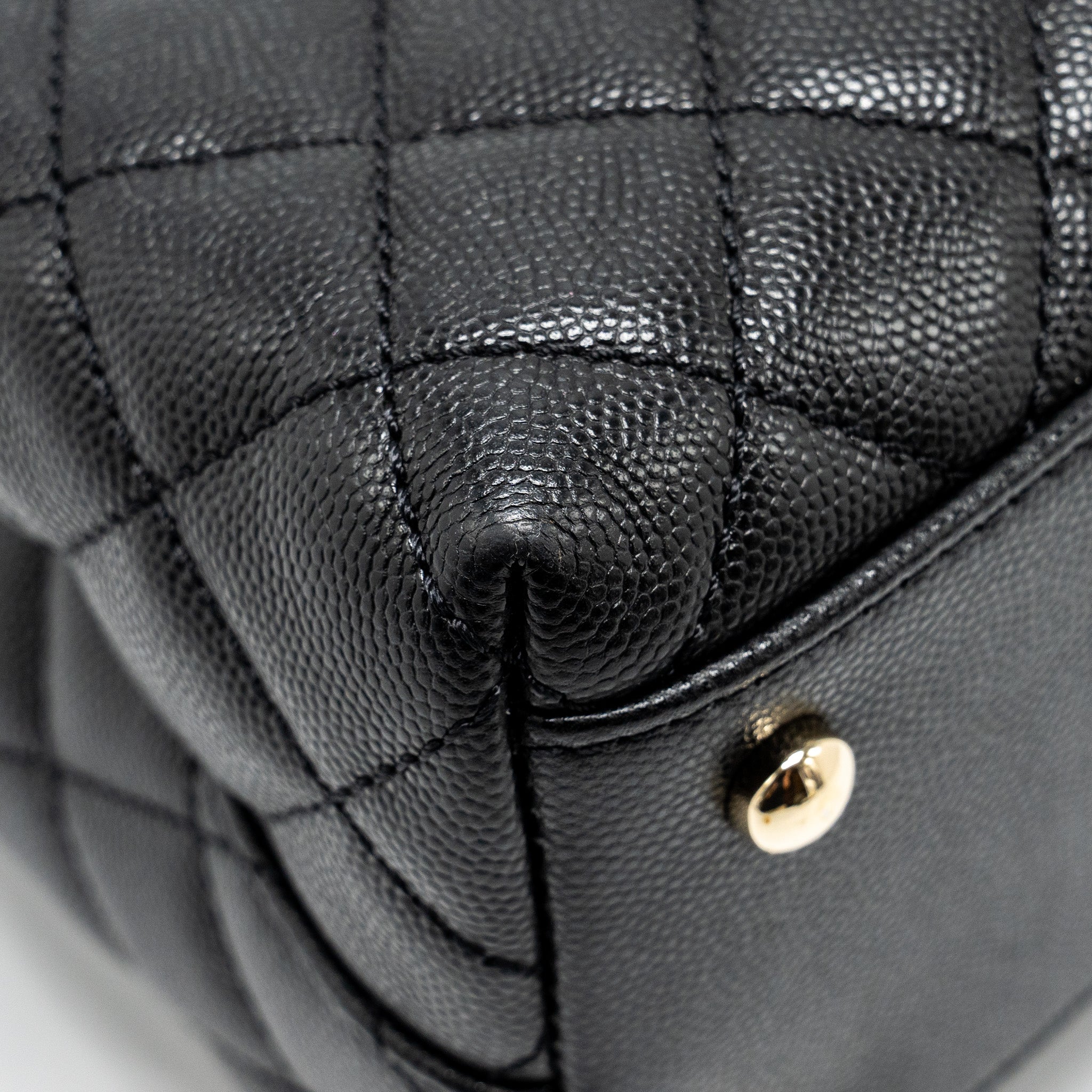 chanel-large-coco-handle-caviar-black-lghw-microchip