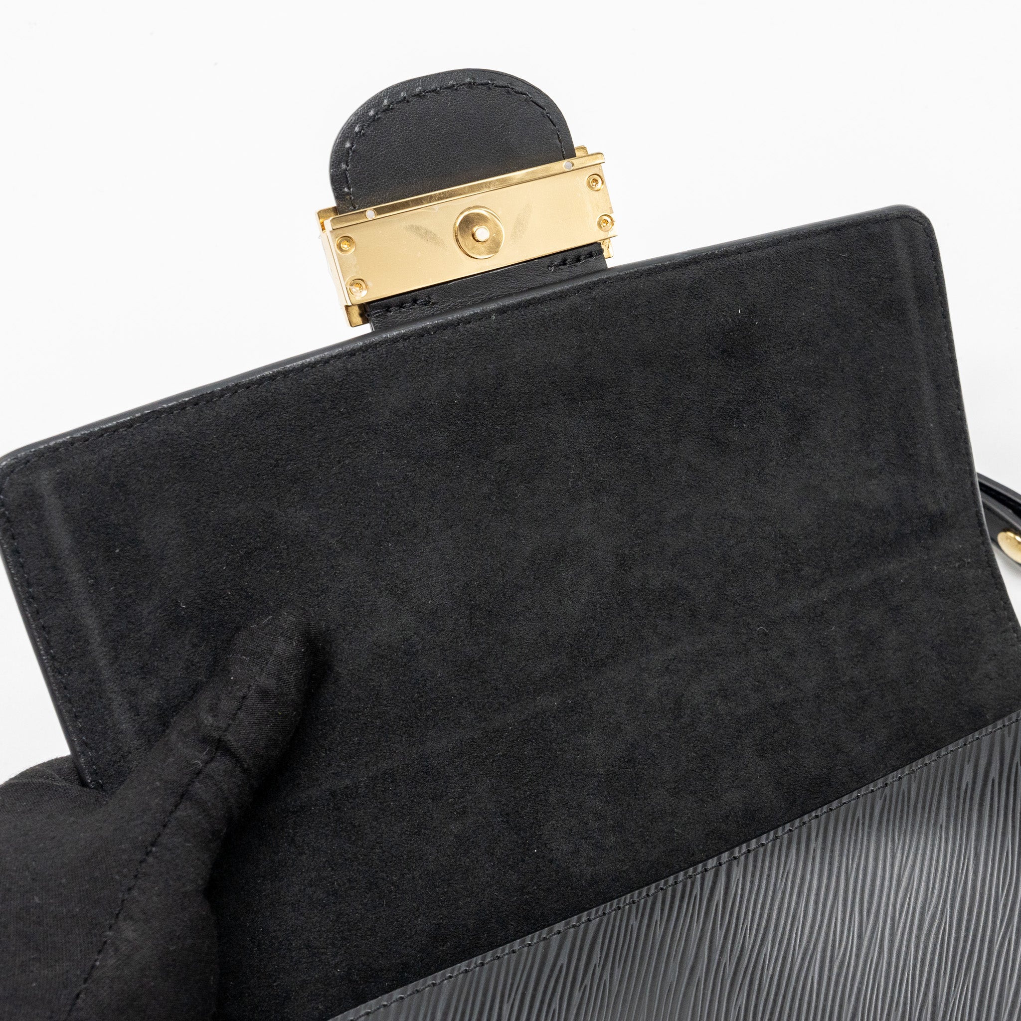 louis-vuitton-dauphine-mm-epi-leather-black-ghw