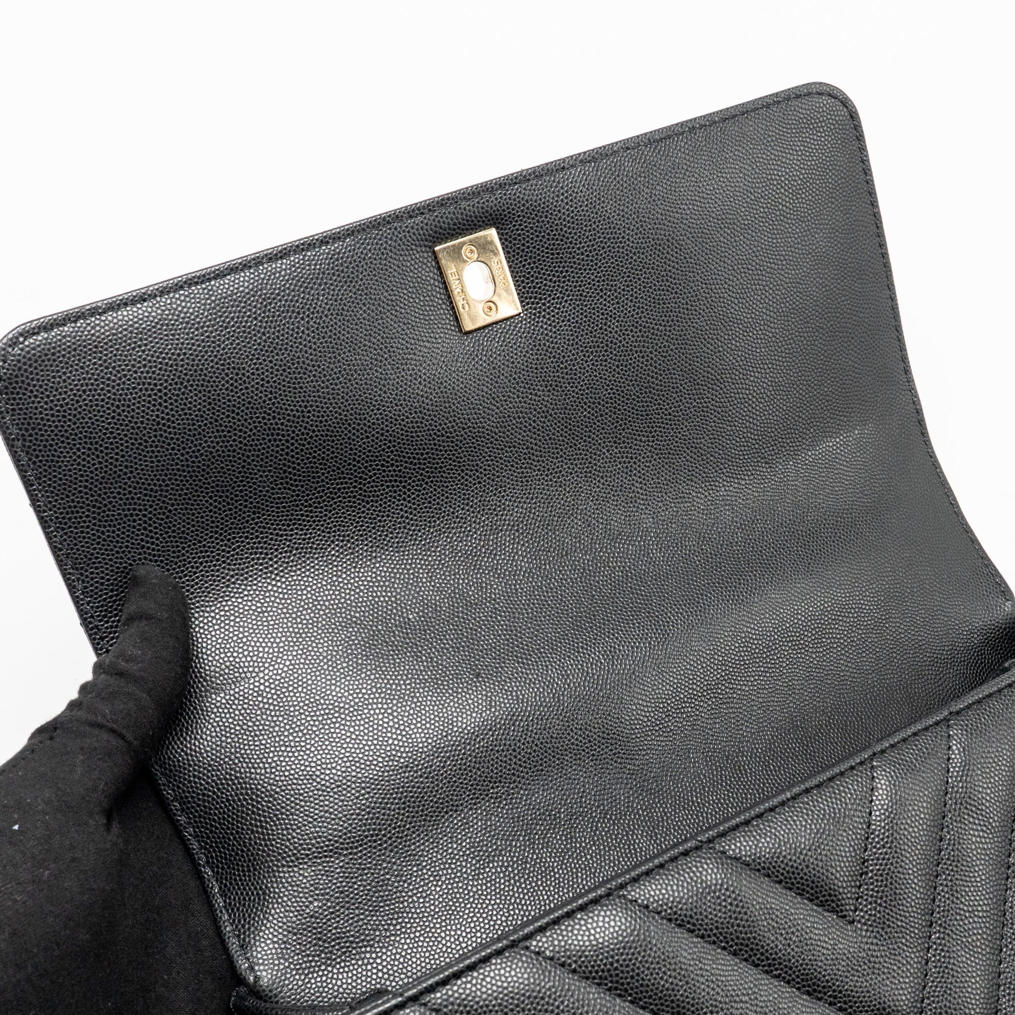 chanel-medium-chevron-coco-handle-caviar-black-burgundy-handle-lghw-copy