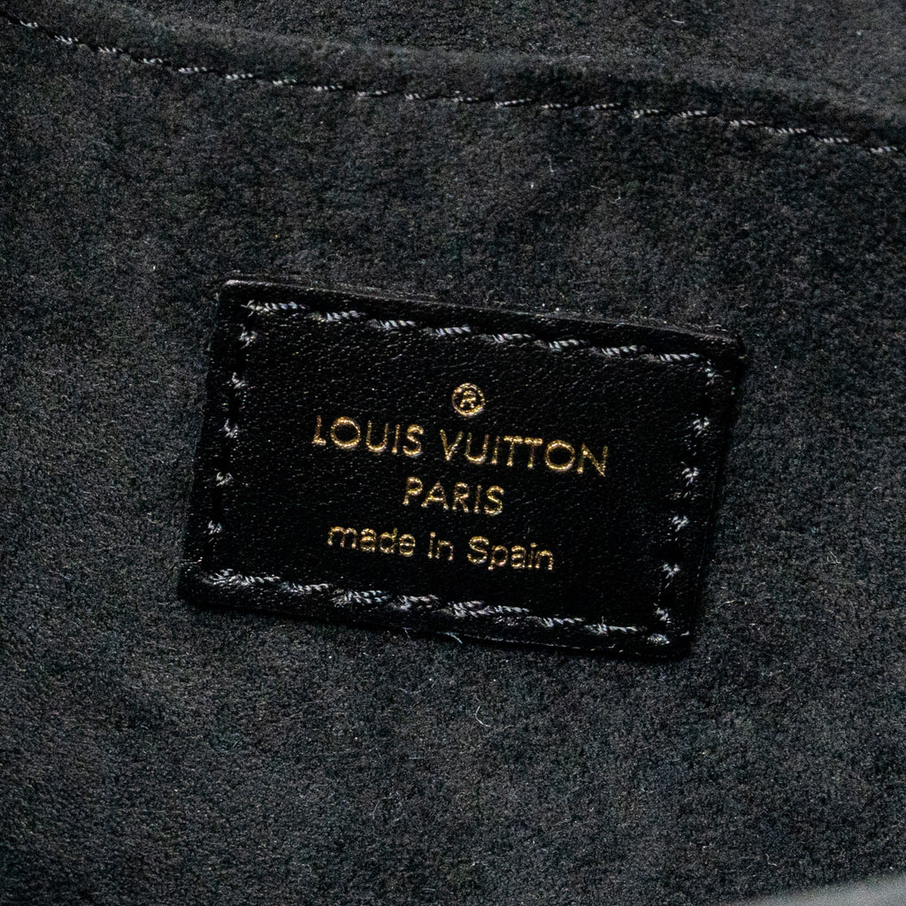 louis-vuitton-dauphine-mm-epi-leather-black-ghw