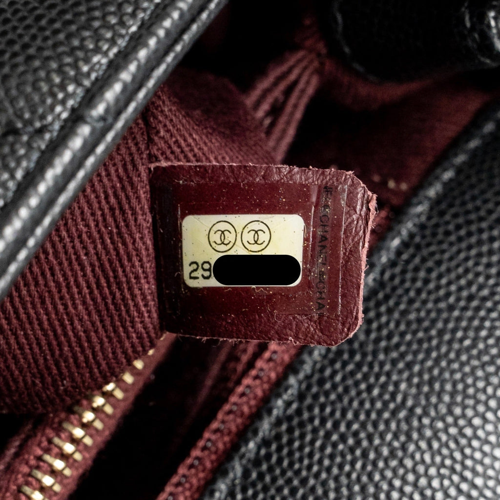 chanel-medium-chevron-coco-handle-caviar-black-burgundy-handle-lghw-copy