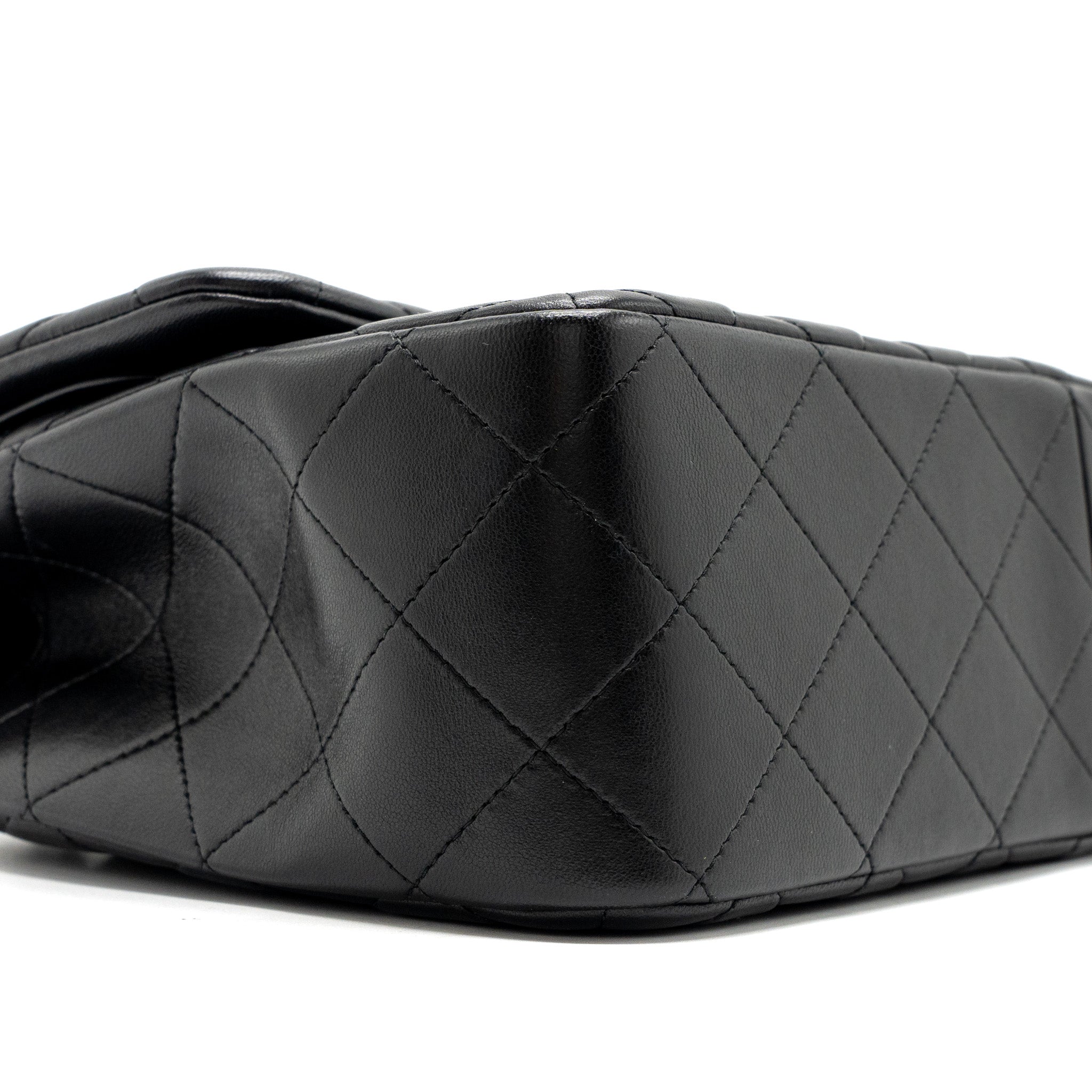 chanel-jumbo-classic-double-flap-bag-lambskin-black-shw