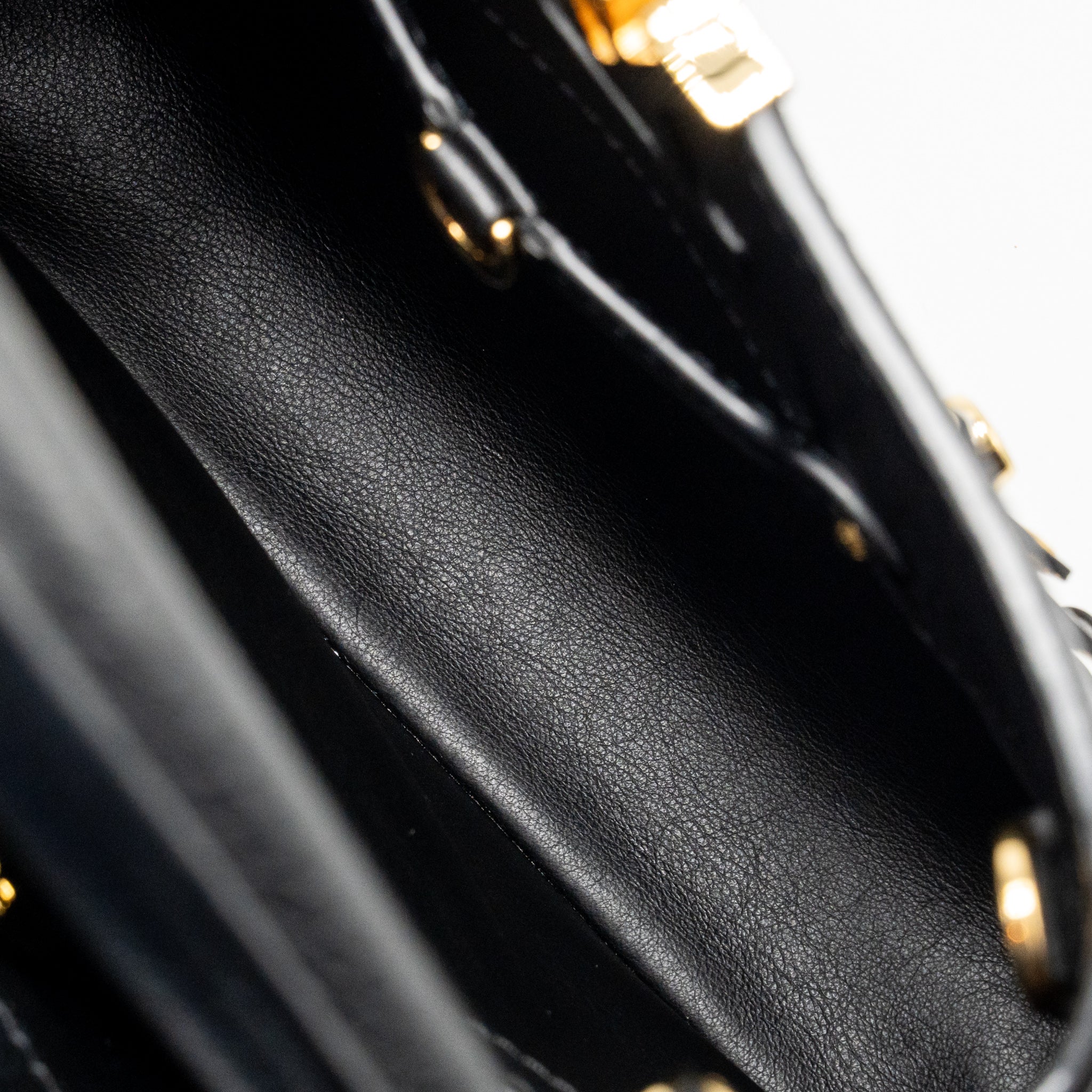 louis-vuitton-capucines-bb-with-monogram-flower-embellishments-taurillon-black-ghw