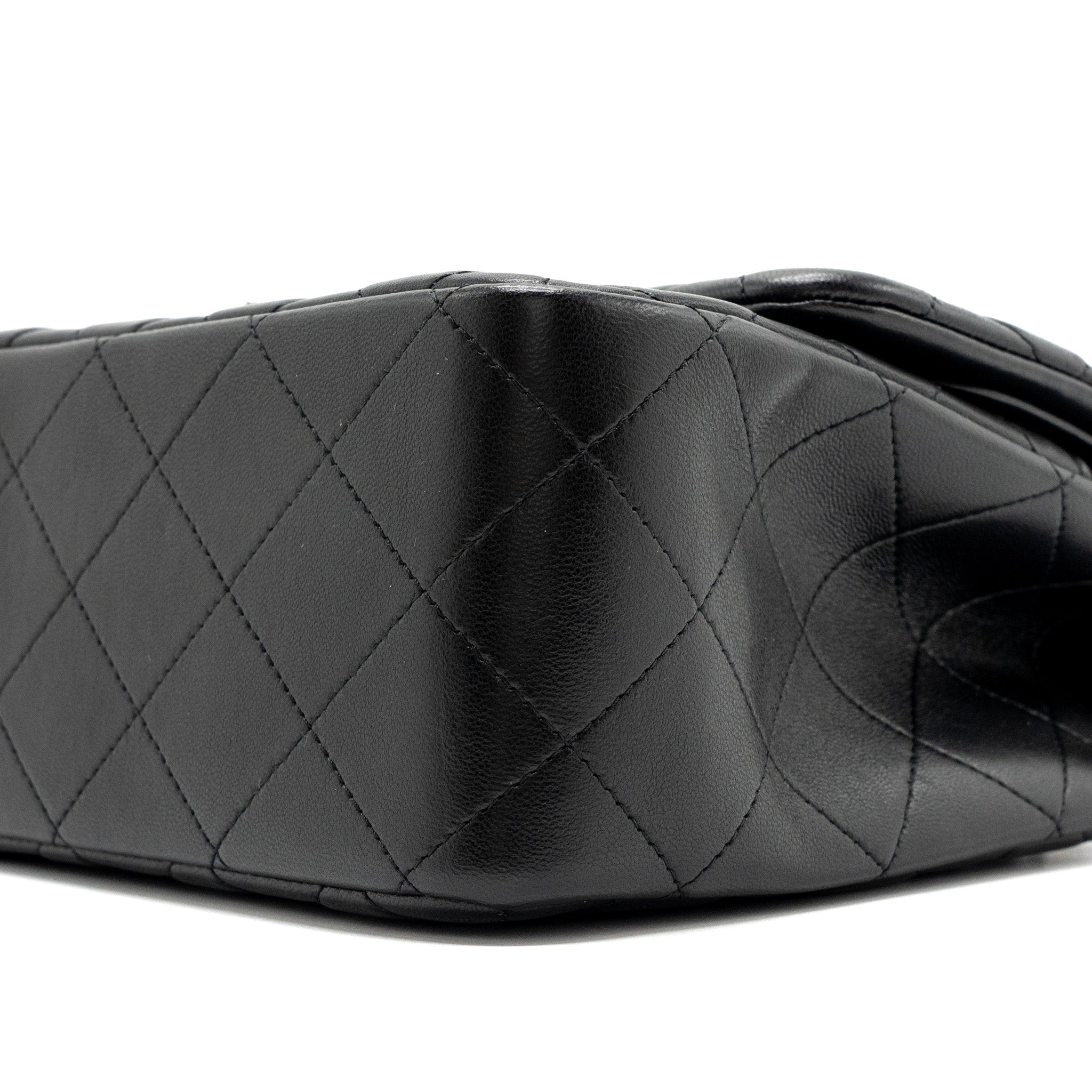 chanel-jumbo-classic-double-flap-bag-lambskin-black-shw