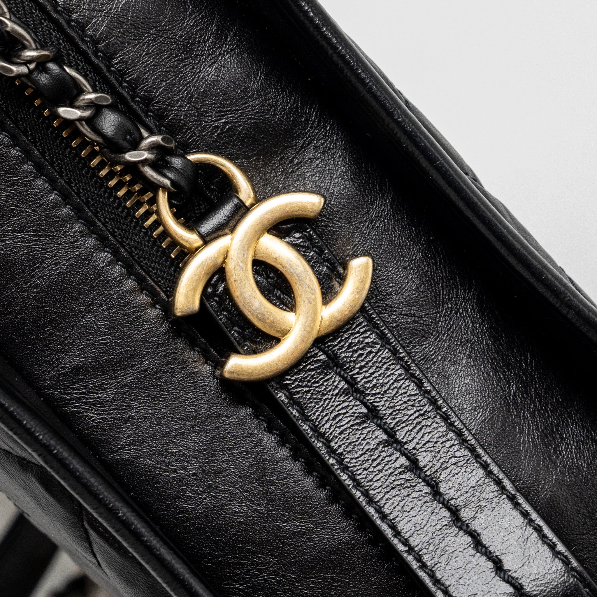 chanel-small-gabrielle-hobo-bag-calfskin-black-multicolour-hardeware