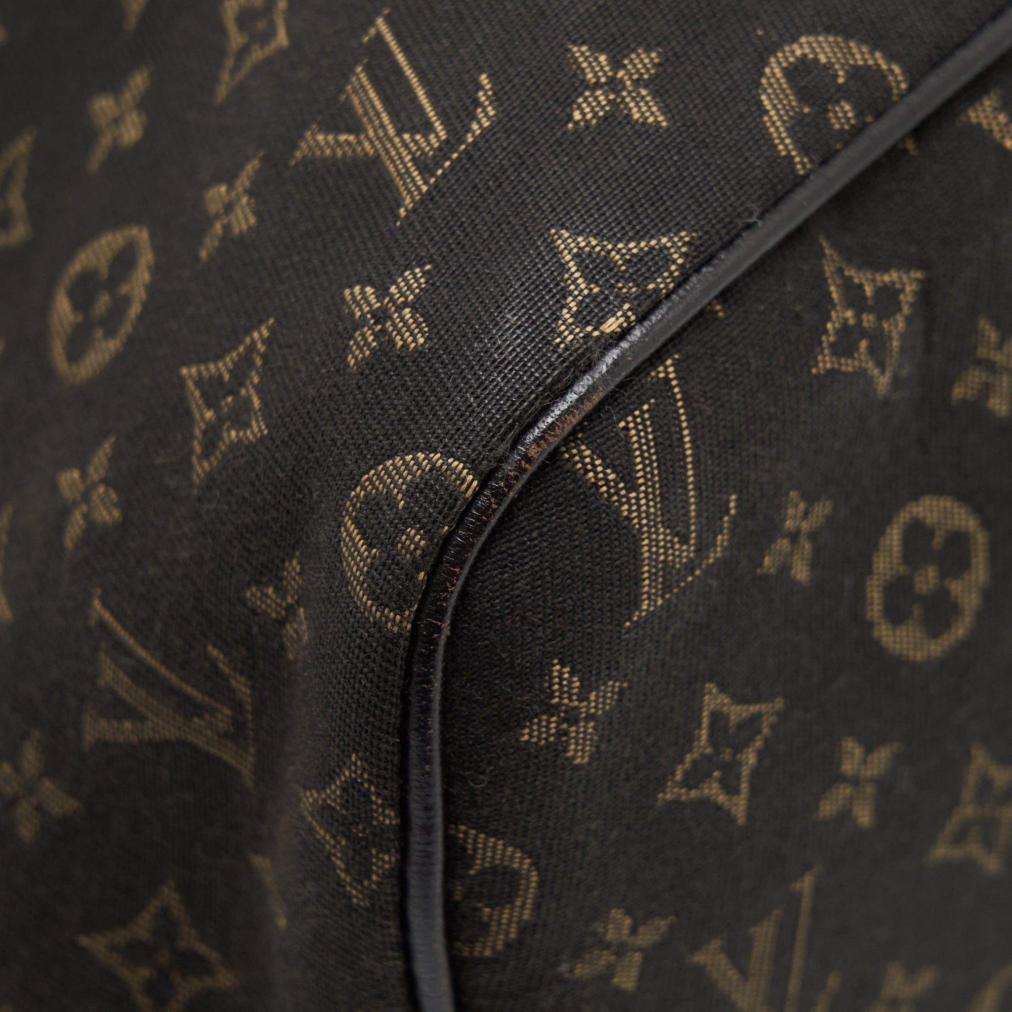 louis-vuitton-neverfull-mm-monogram-fabric-dark-brown-ghw