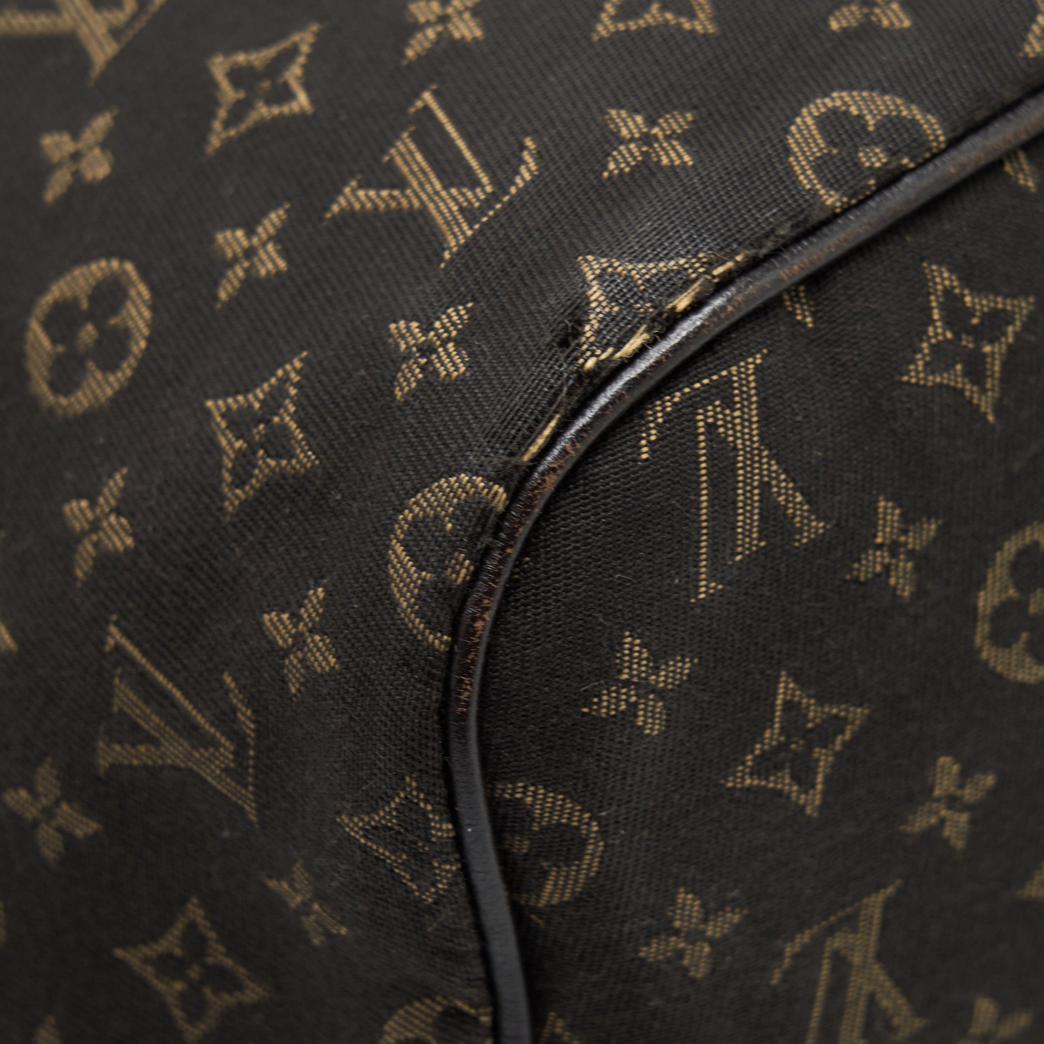 louis-vuitton-neverfull-mm-monogram-fabric-dark-brown-ghw