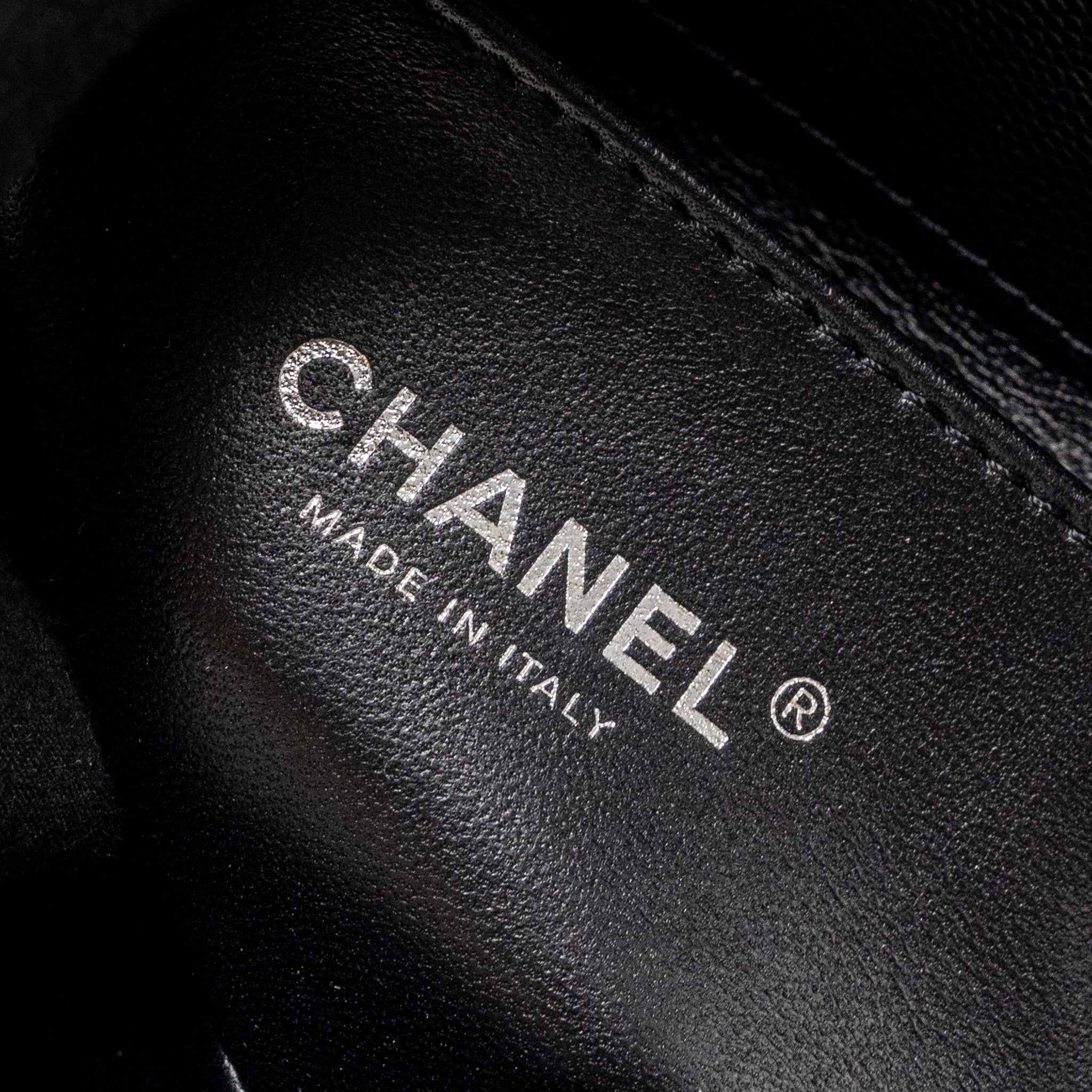chanel-small-boy-bag-caviar-black-ruthenium-hardware-microchip-2