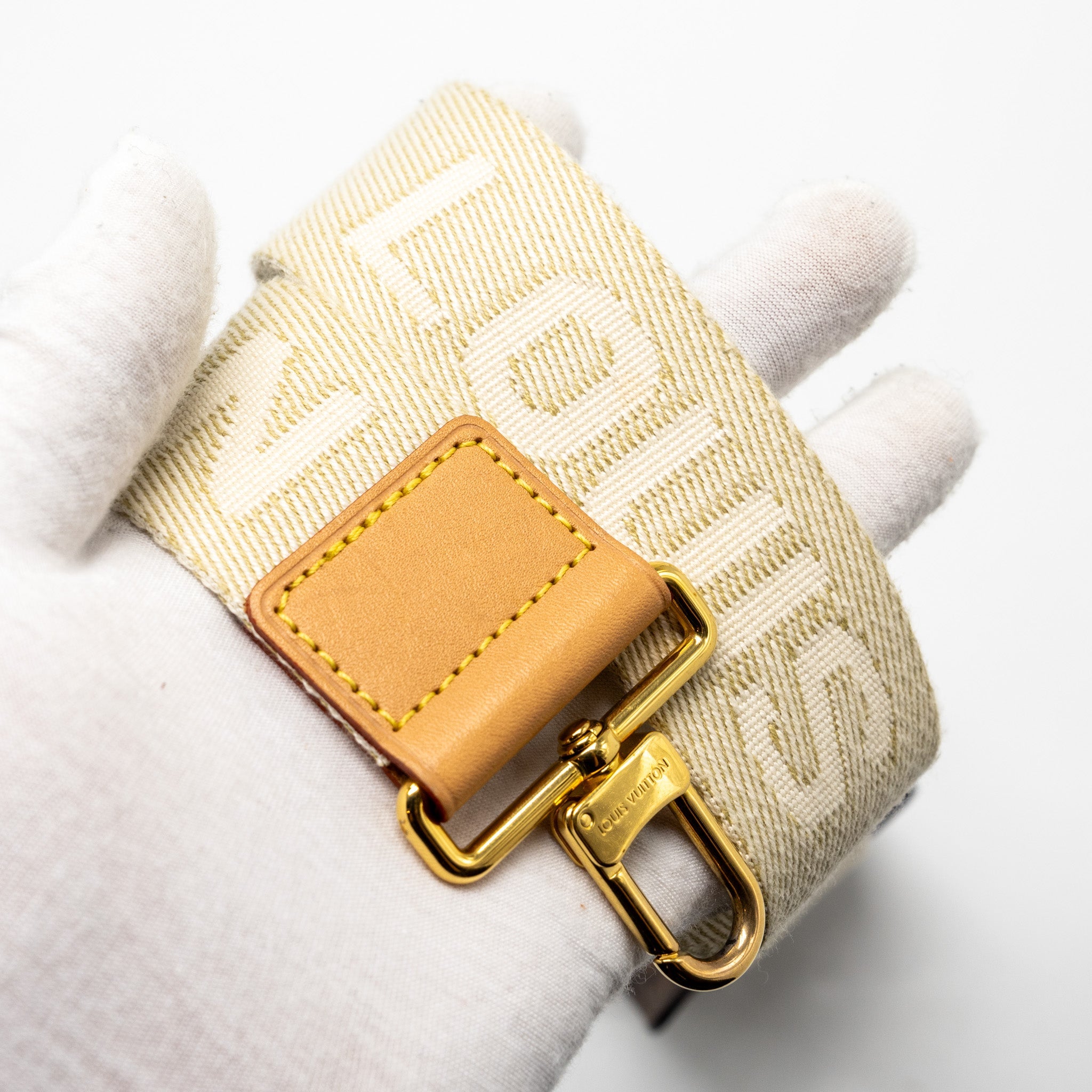 louis-vuitton-utility-crossbody-bag-monogram-canvas-ghw-1