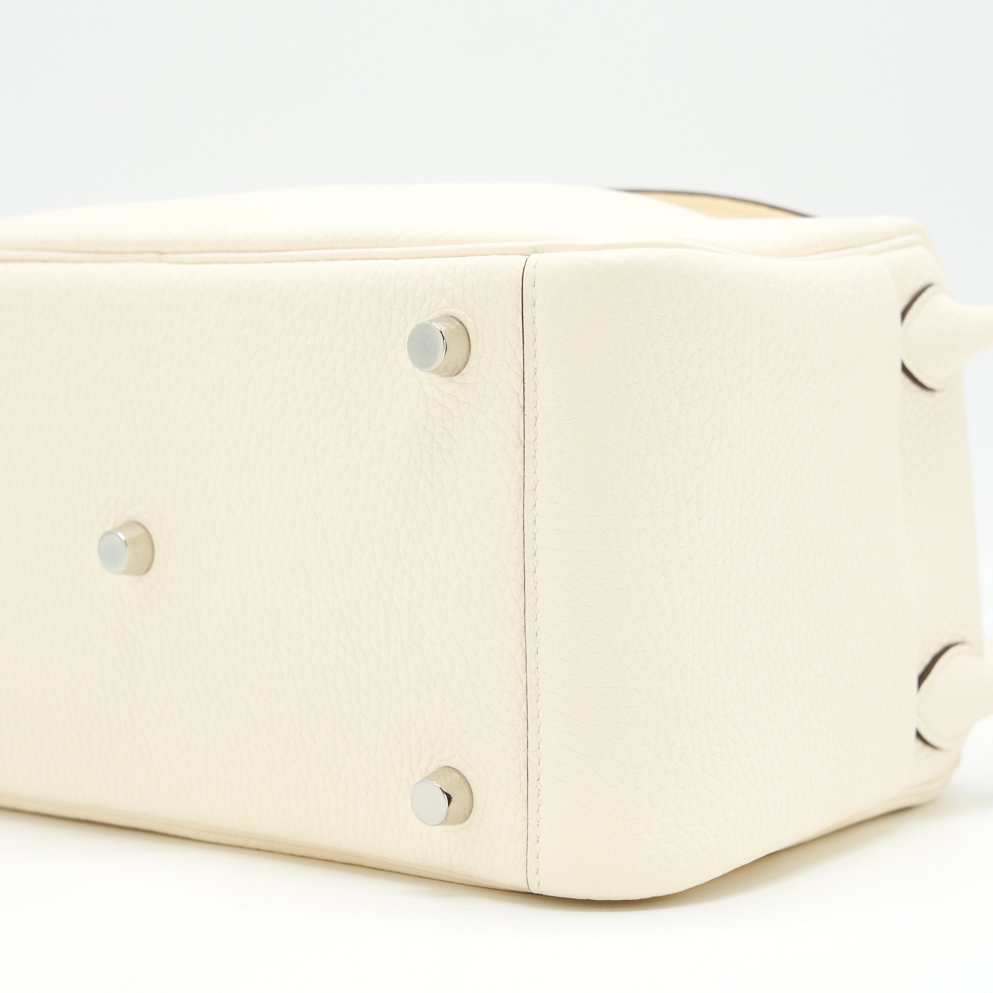 hermes-lindy-26-nata-shw-clemence-leather