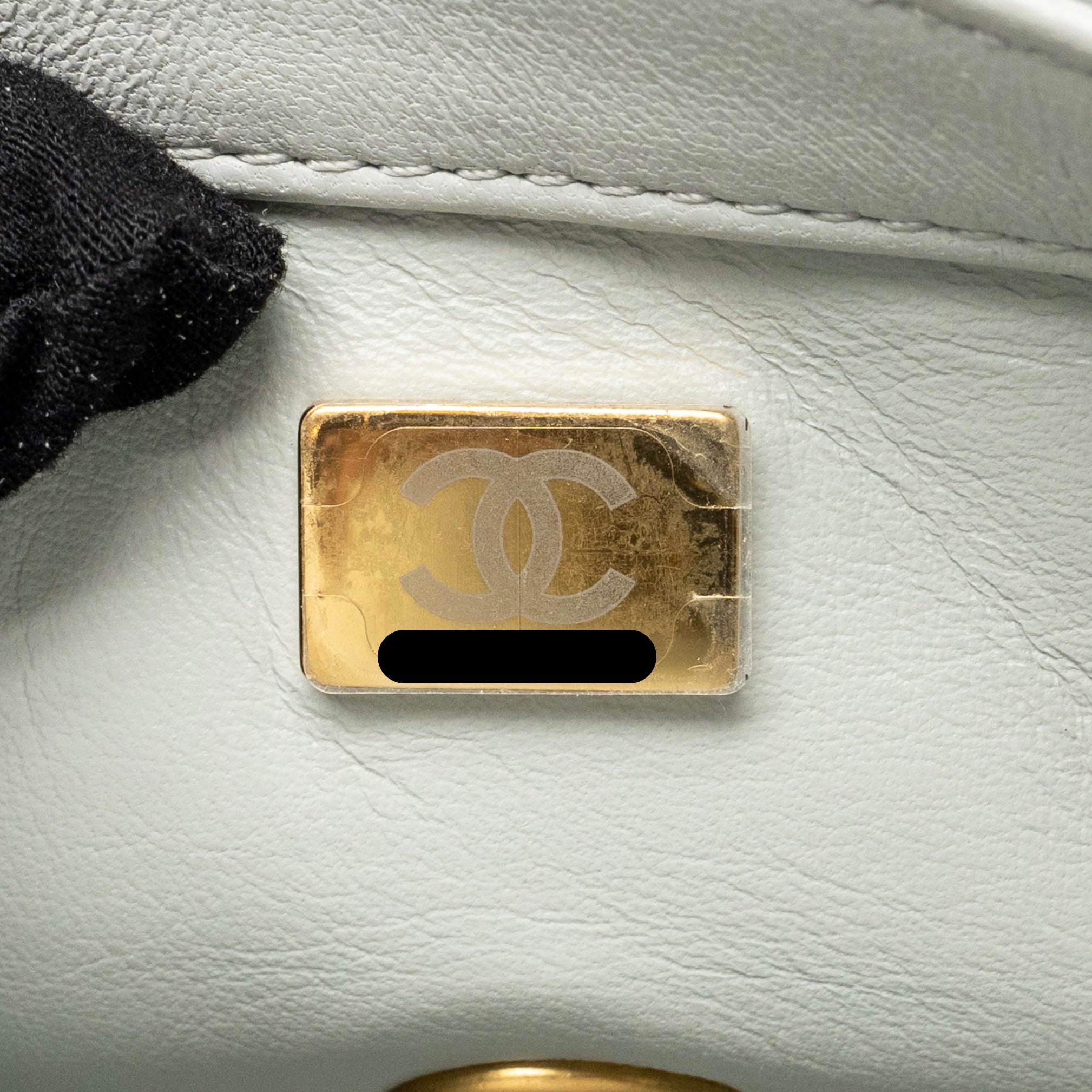 chanel-pearl-crush-mini-rectangular-flap-bag-lambskin-grey-ghwmicrochip
