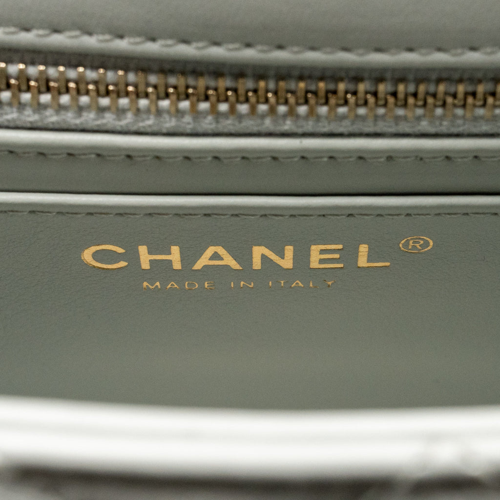 chanel-pearl-crush-mini-rectangular-flap-bag-lambskin-grey-ghwmicrochip